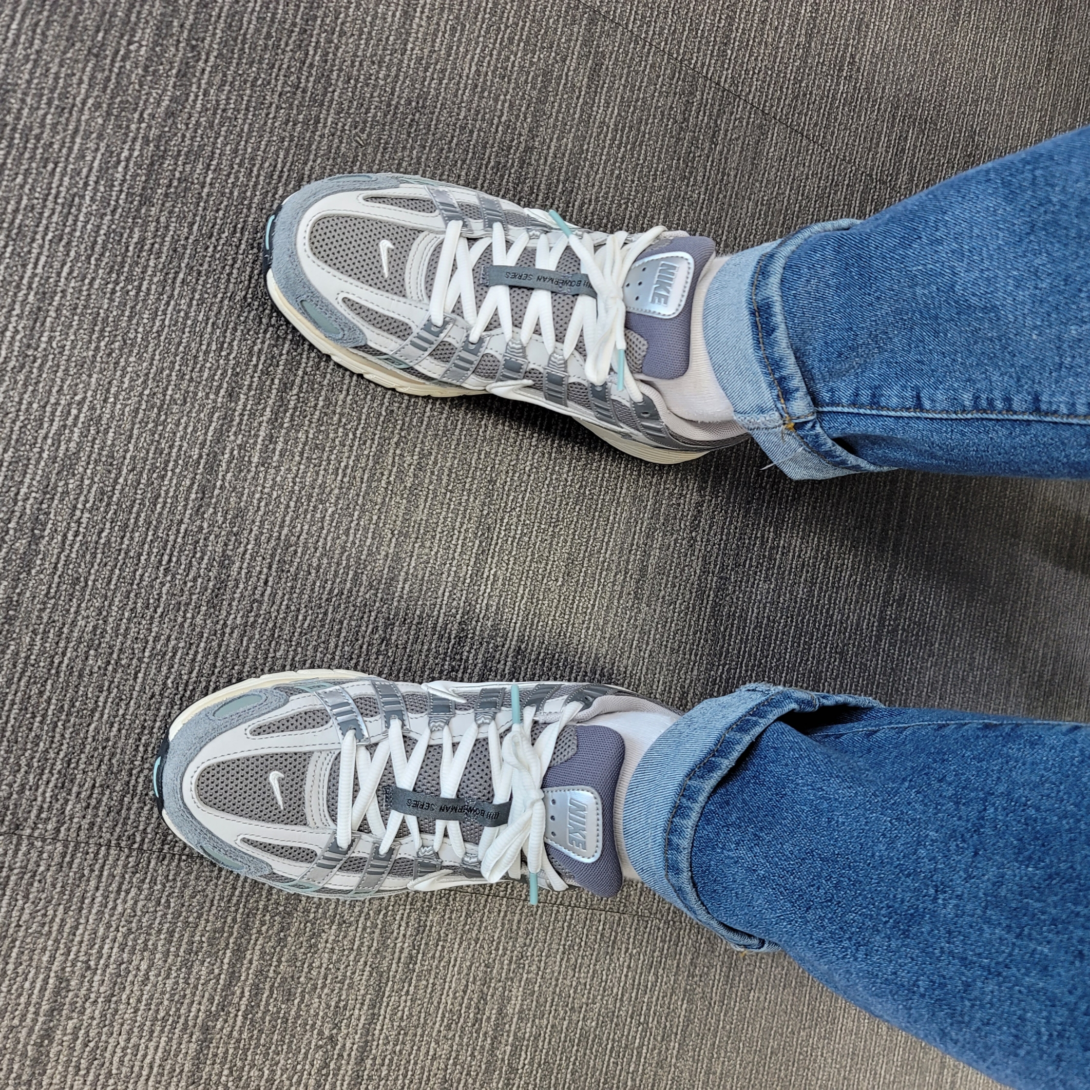 Nike P-6000 Flat Pewter Light Iron Ore 착용 스타일 - 2