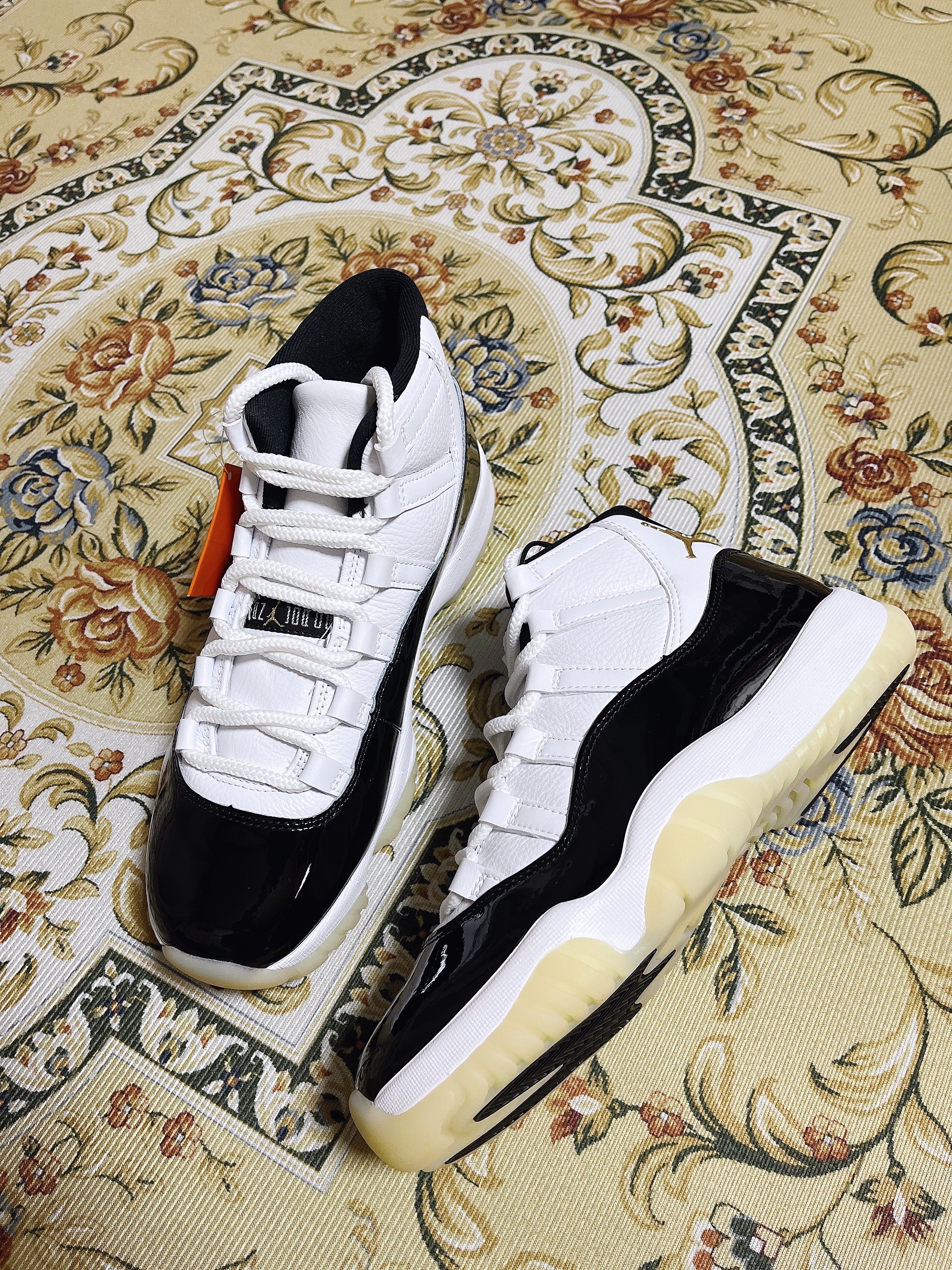 Jordan 11 Retro Gratitude 착용 스타일