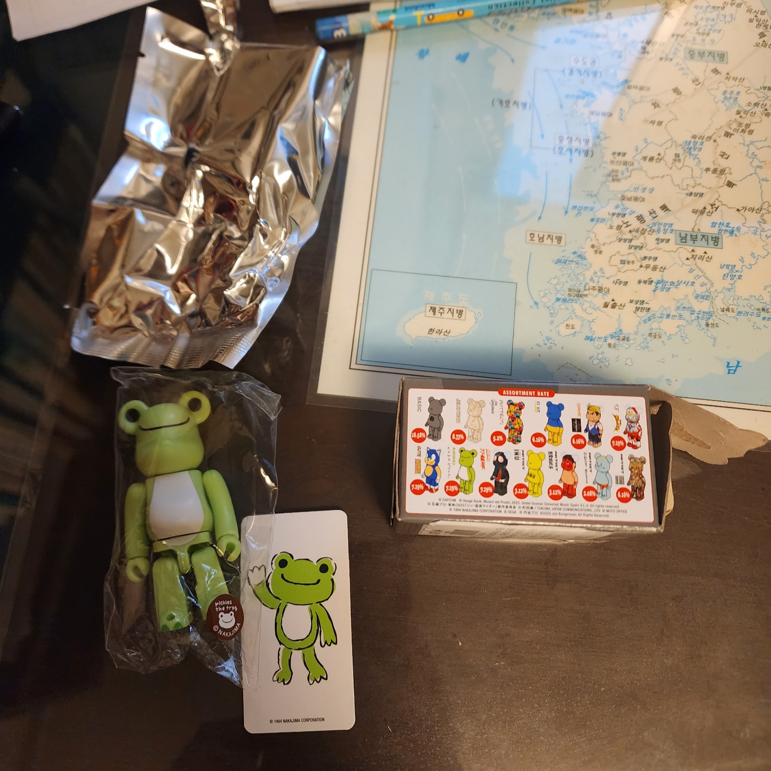 Bearbrick Series 46 Sealed Case 100% (24 Blind Boxes) 착용 스타일 - 1