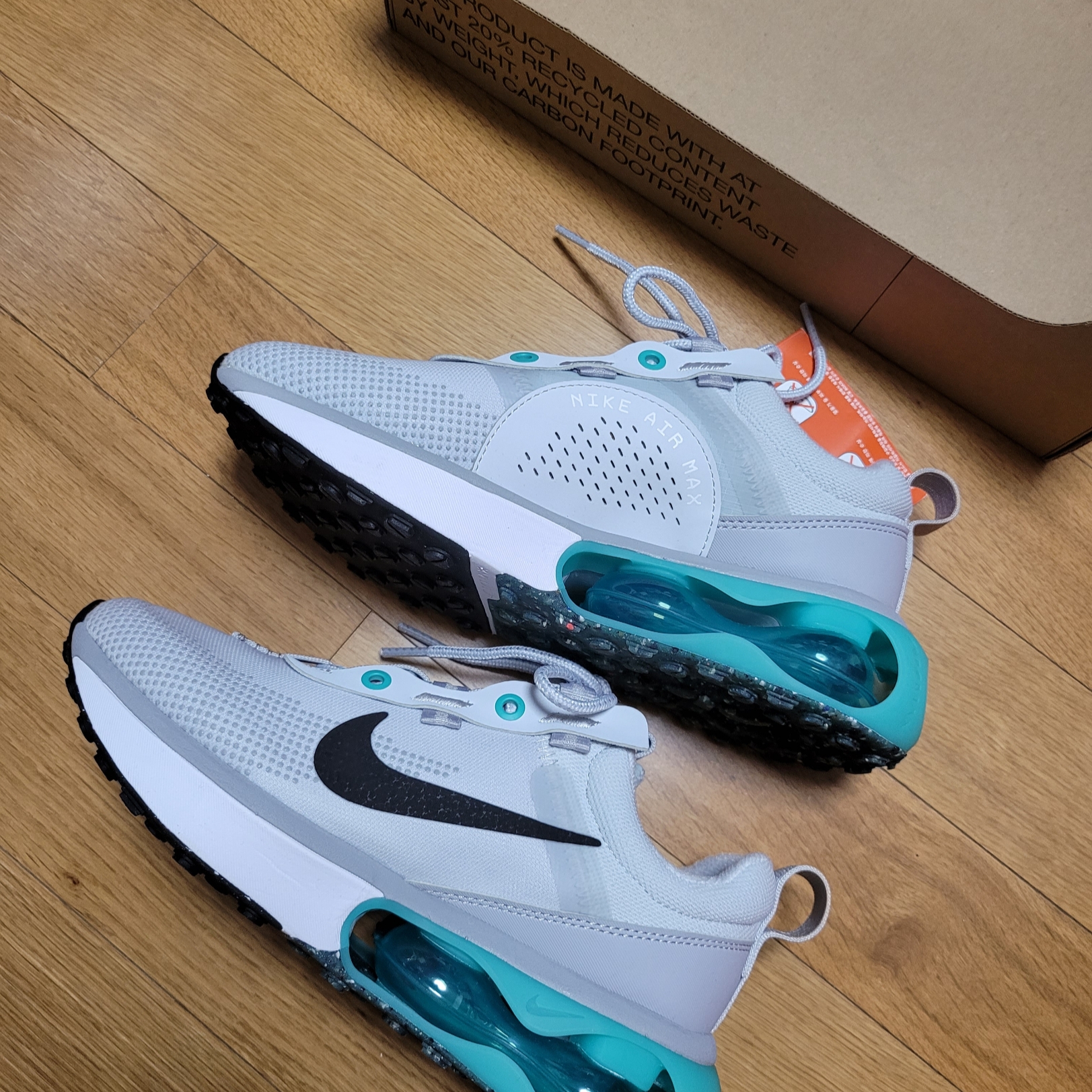 (W) Nike Air Max 2021 Pure Platinum Washed Teal 착용 스타일 - 2
