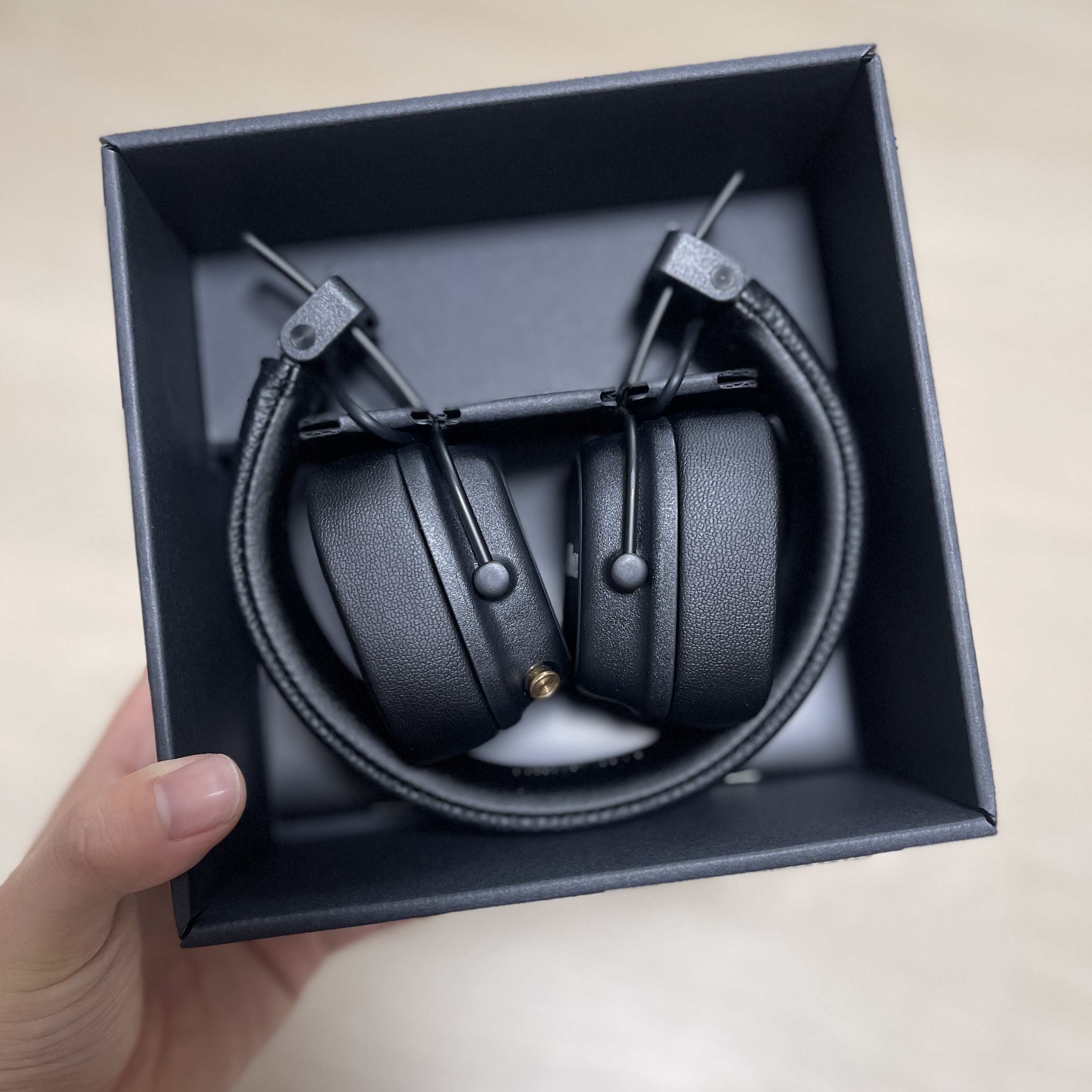 Marshall Major IV Black (Korean Ver.) 착용 스타일