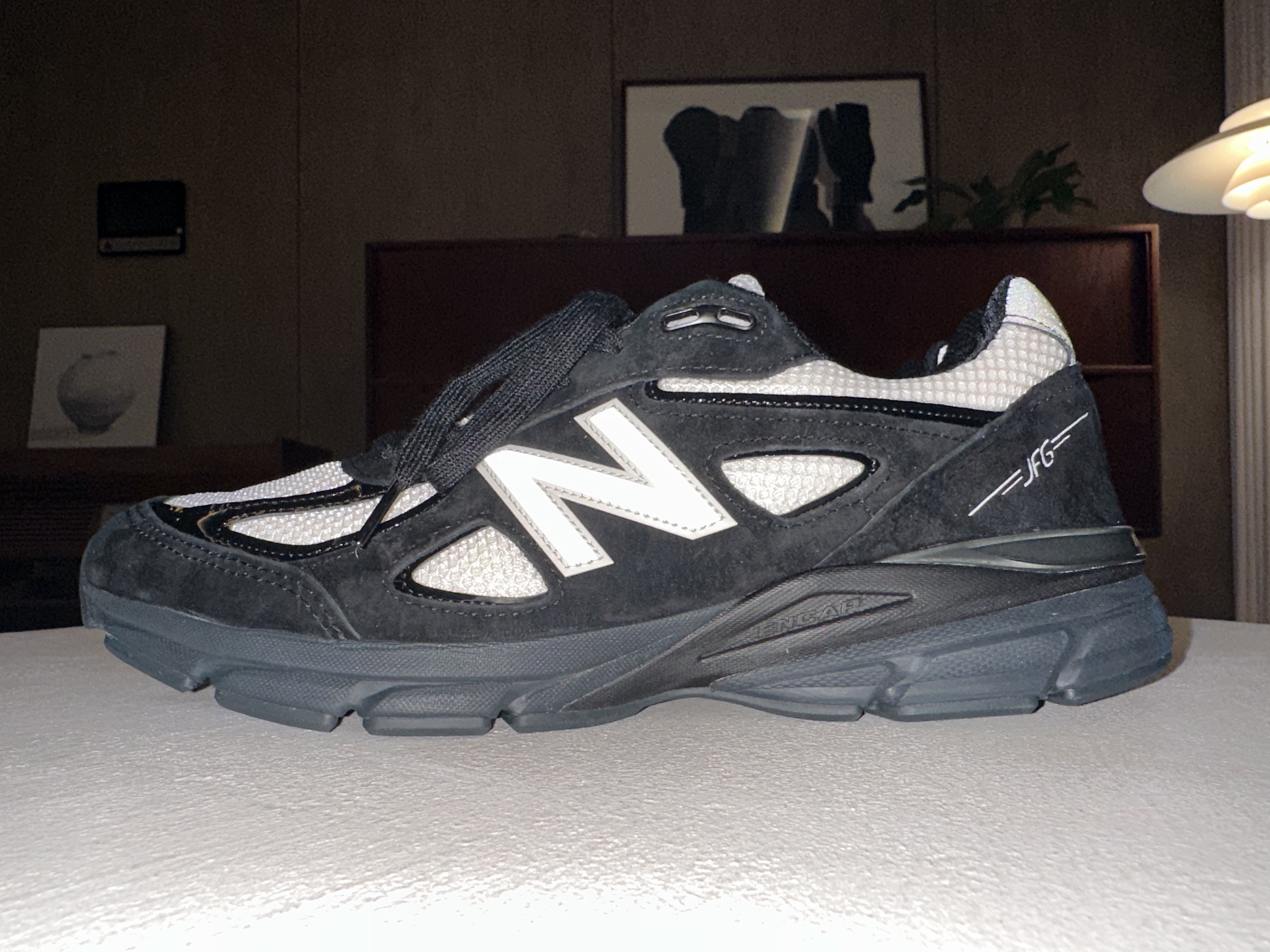 New Balance x Joe Freshgoods 990v4 Made in USA Black White 착용 스타일 - 5