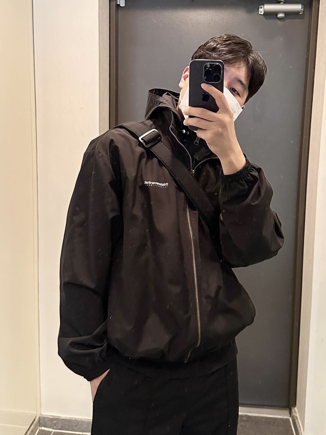 Thisisneverthat Intl. Team Jacket Black 착용 스타일 - 1