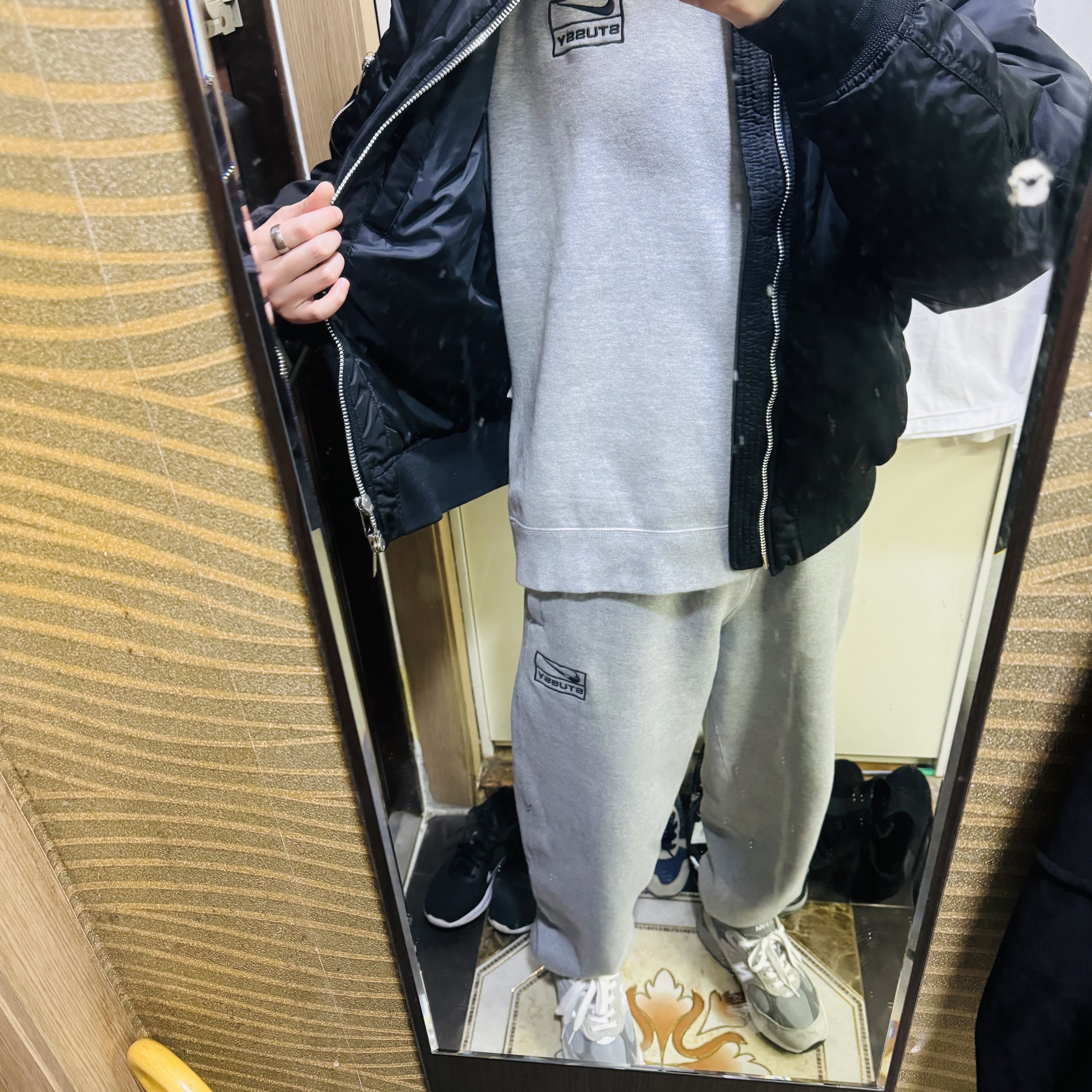 Nike x Stussy NRG Fleece Crewneck Dark Grey Heather (DO9337-063) 착용 스타일