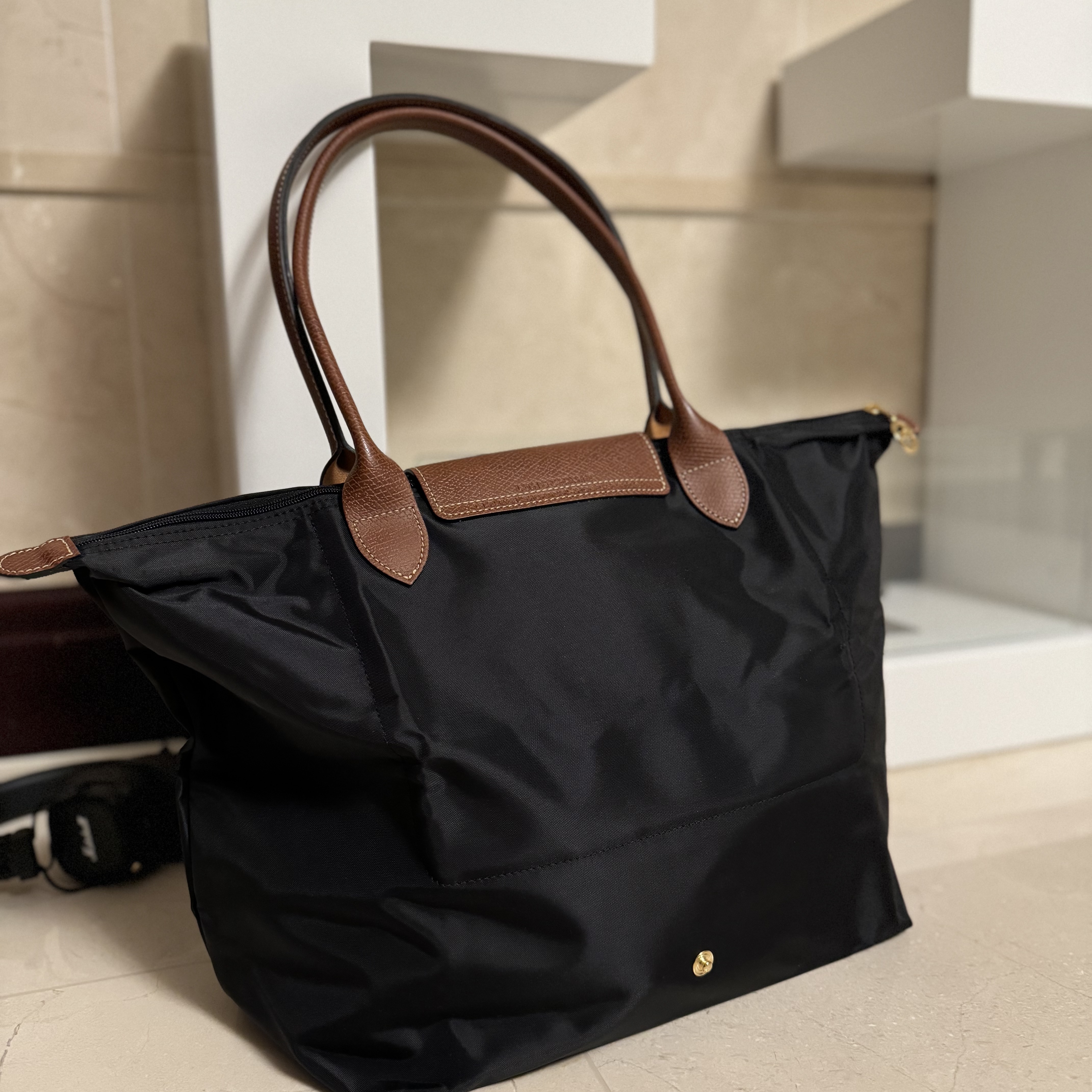 Longchamp Le Pliage Original Tote Bag L Black 착용 스타일