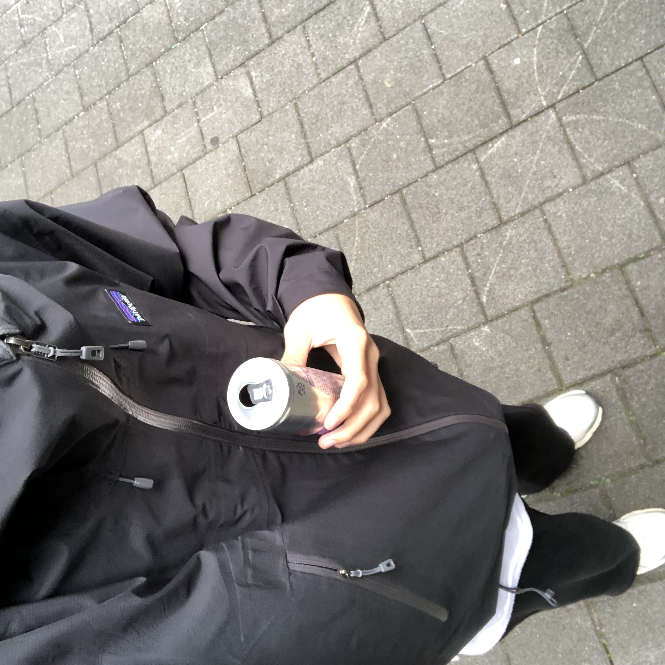 New Balance 530 Steel Grey, Patagonia Torrentshell 3L Jacket Black 착용 스타일