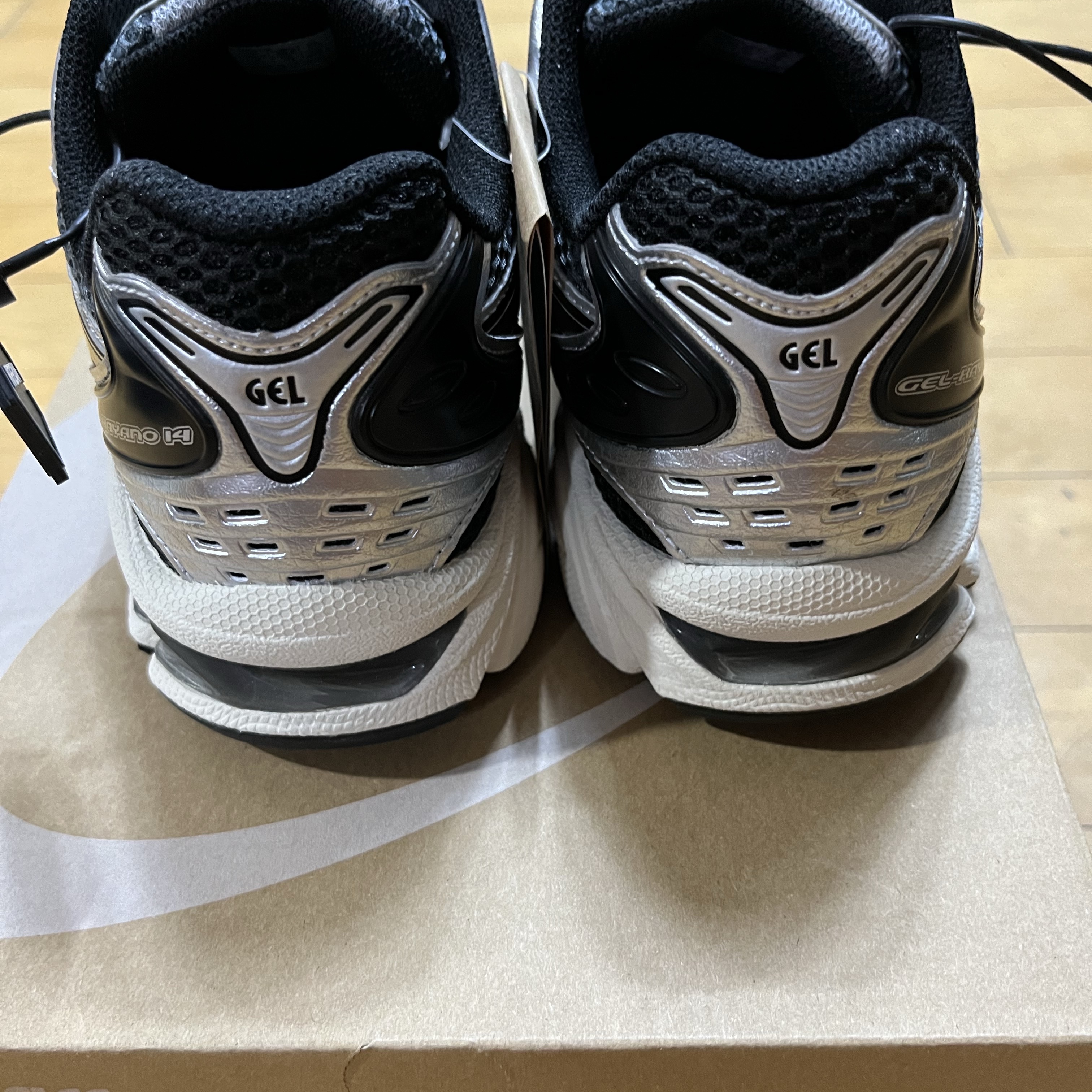 Asics Unlimited Gel-Kayano 14 Carrier Grey Black, Asics Gel-Kayano 14 Cream Black 착용 스타일 - 3