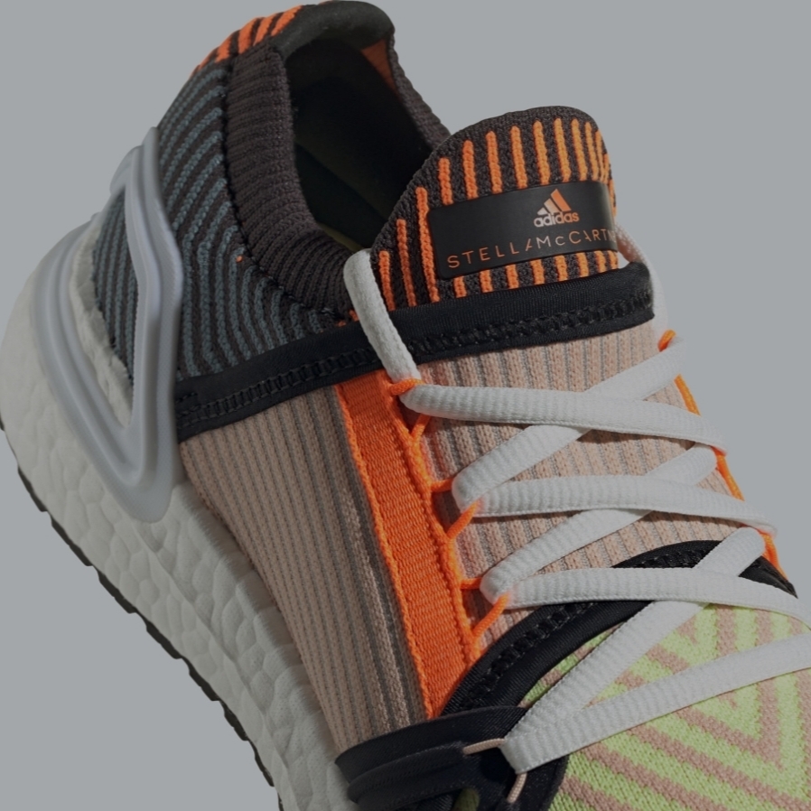 (W) Adidas x Stella McCartney Ultraboost 20 Light Flash Yellow 착용 스타일 - 2
