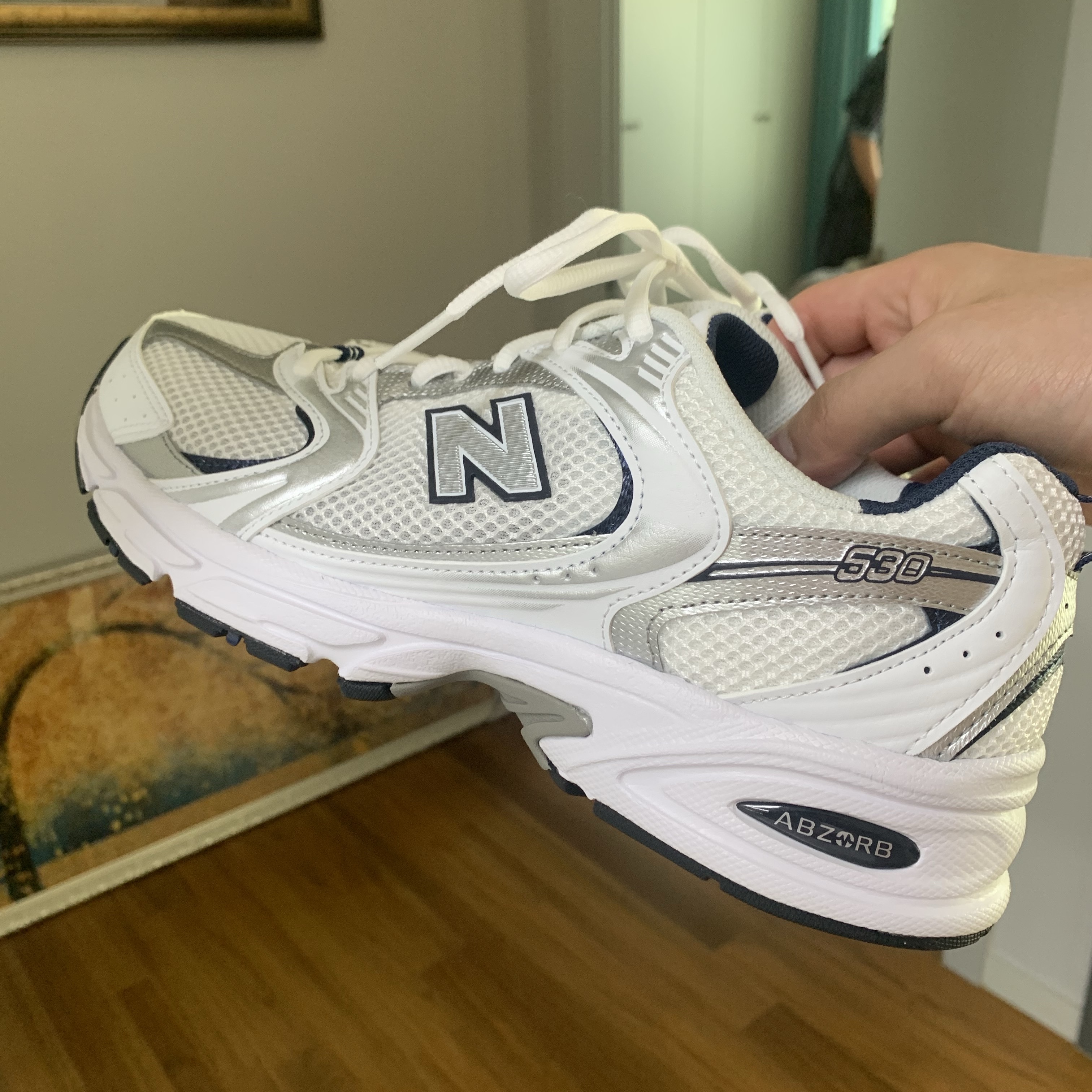 New Balance 530 White 착용 스타일