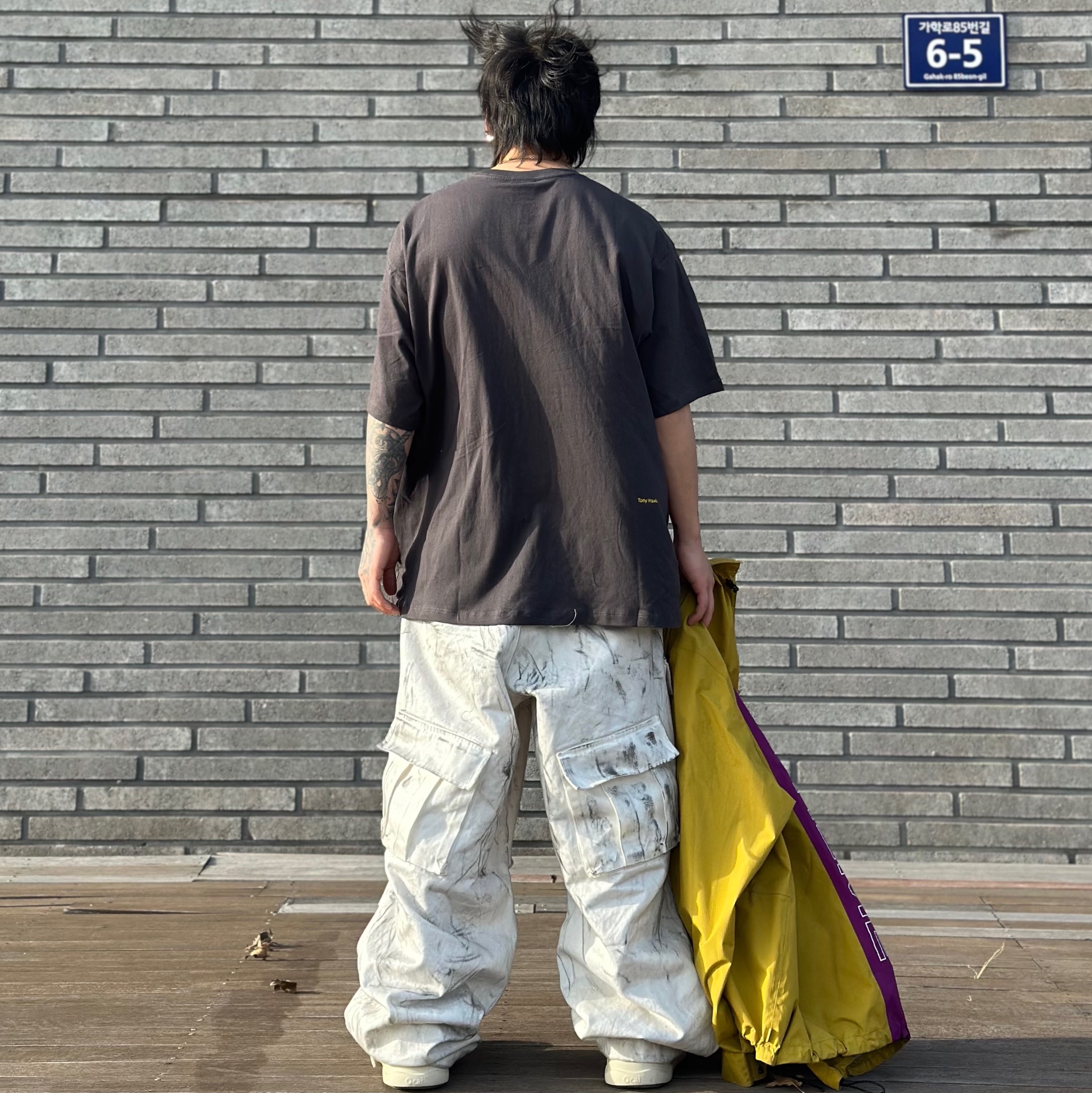 Nos Couleurs 01 Cargo Pants Dirty Washing 착용 스타일 - 3