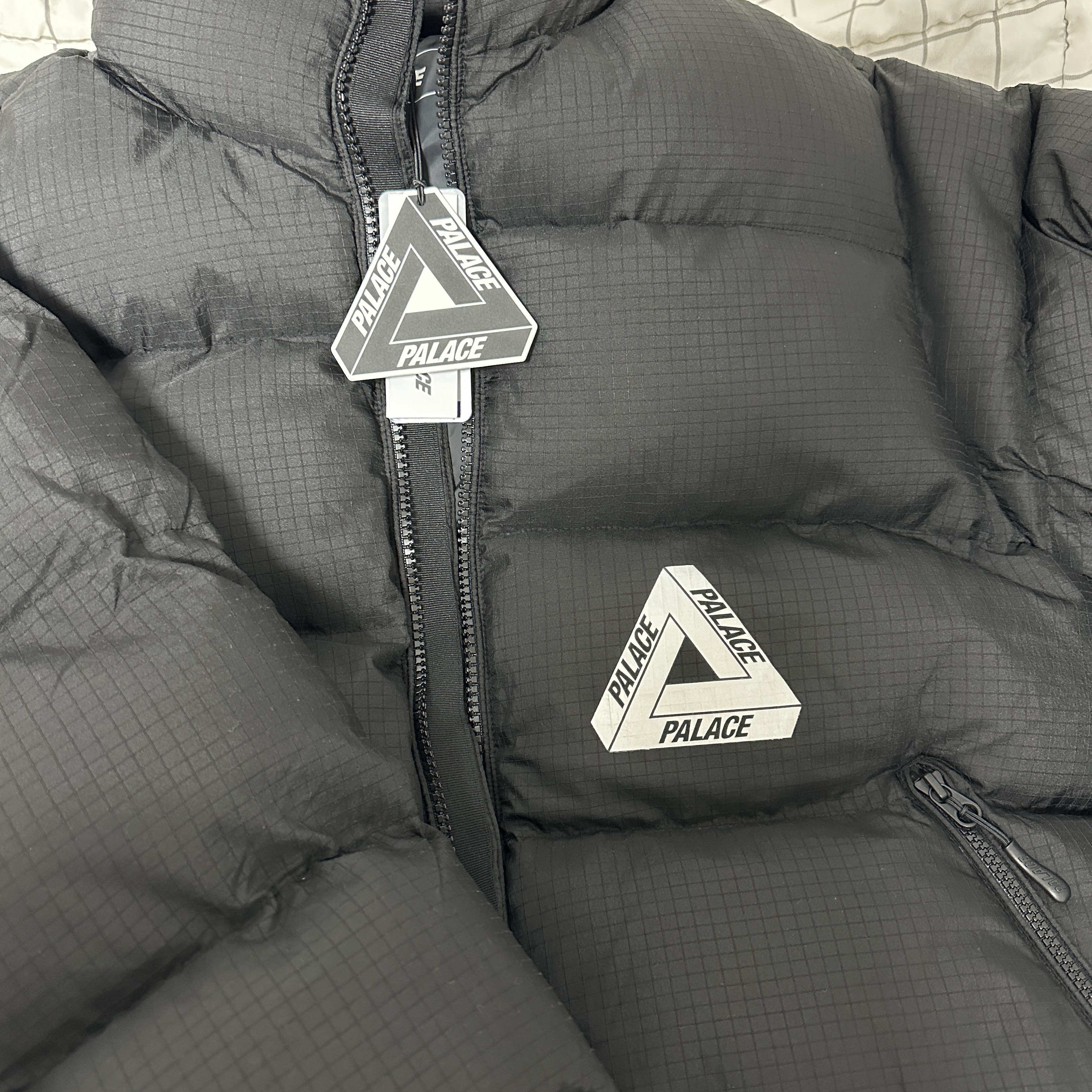 Palace Ripstop Puffa Black - 23FW 착용 스타일