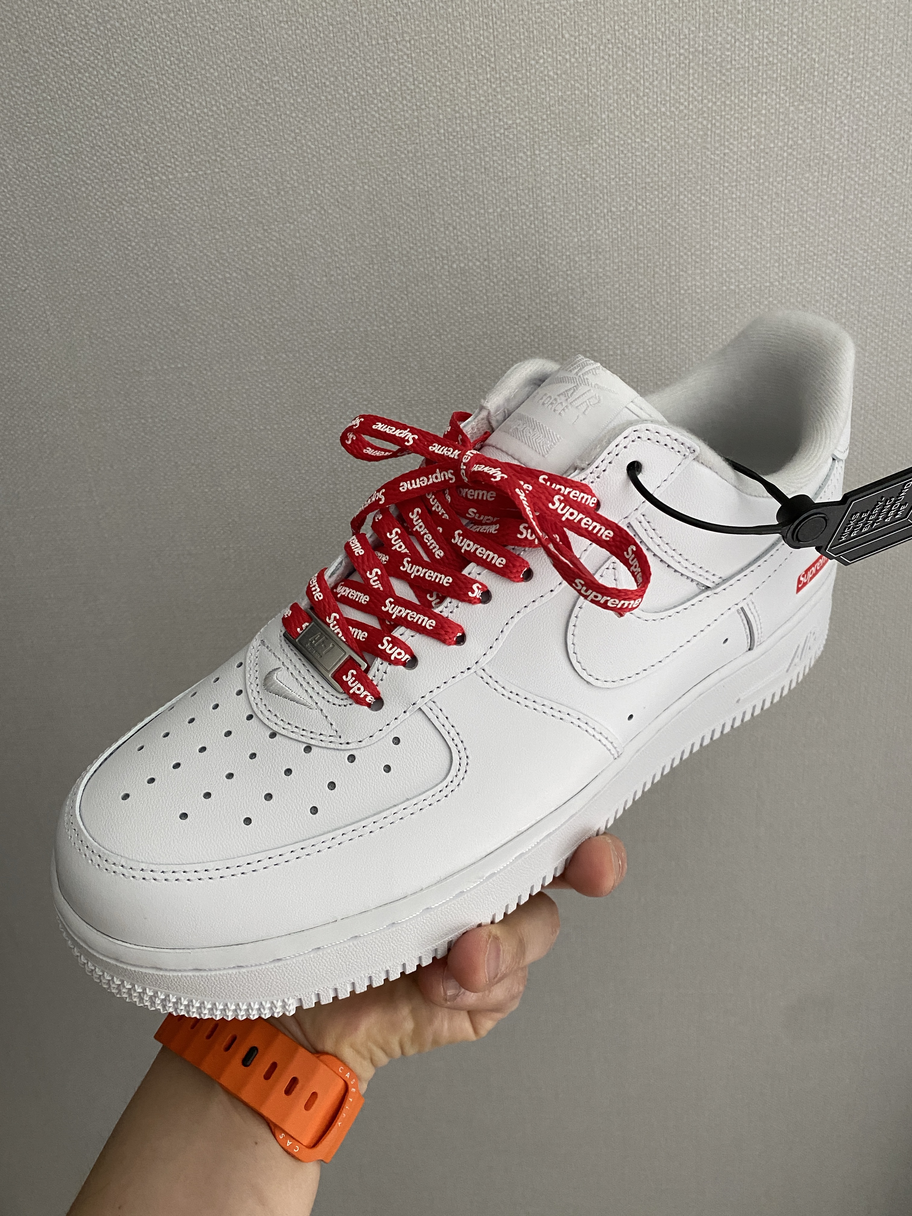 Nike x Supreme Air Force 1 Low White 착용 스타일 - 1