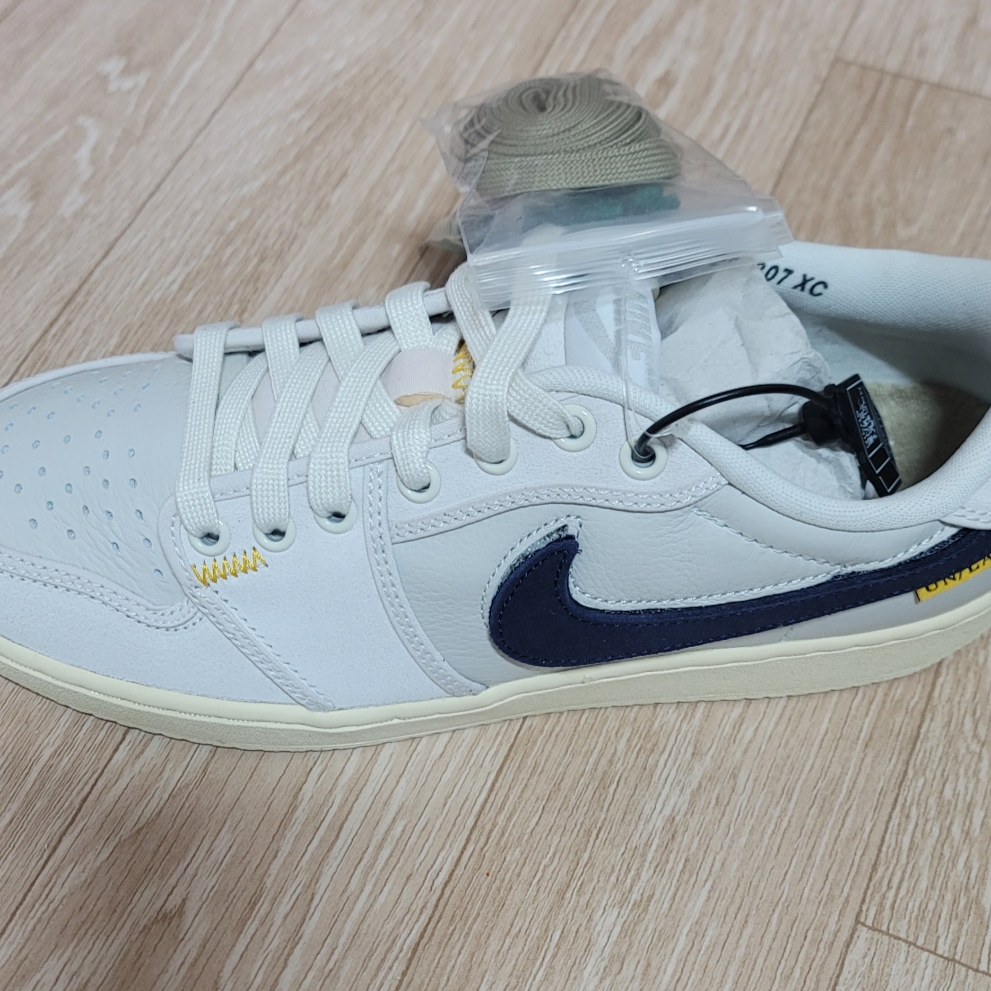 Jordan 1 x Union KO Low Sail Neutral Grey 착용 스타일