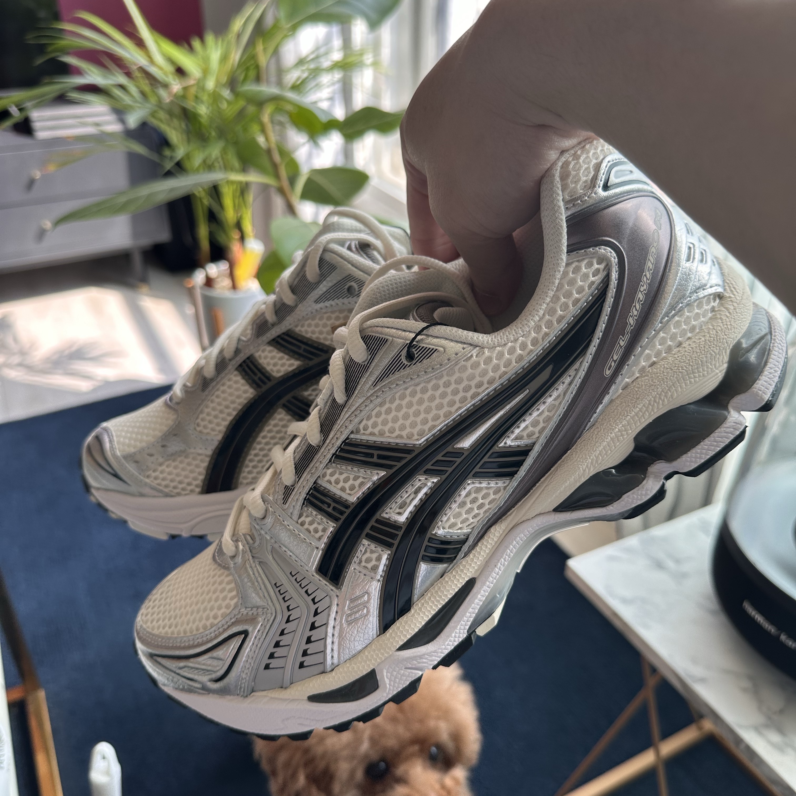 Asics Gel-Kayano 14 Cream Black 착용 스타일 - 3