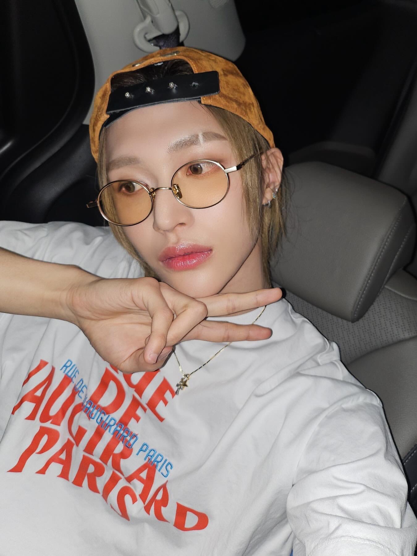 Chrome Hearts Suede Hat Brown 착용 스타일 - 2