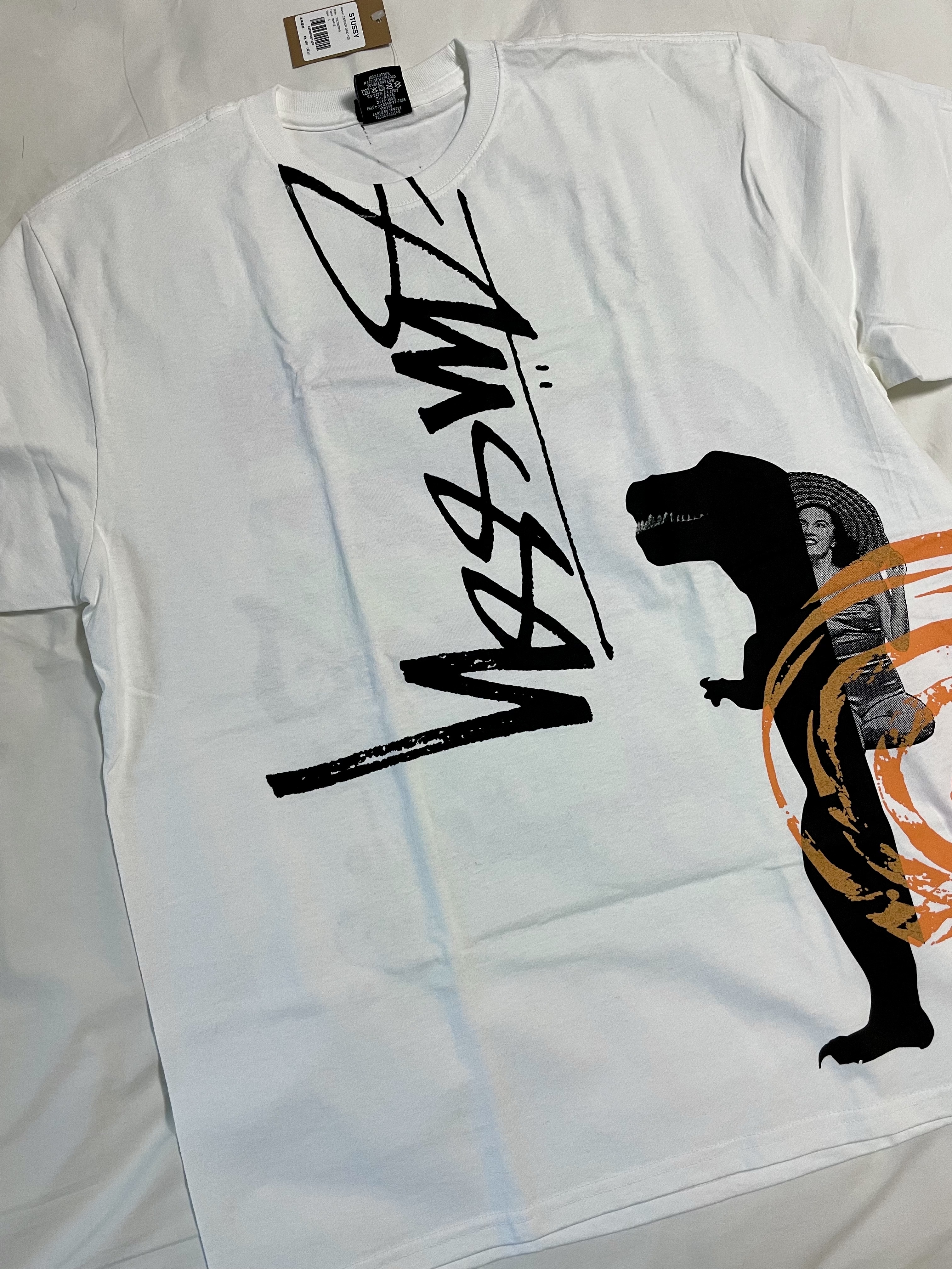 Stussy David Carson Dino T-Shirt White 착용 스타일 - 2