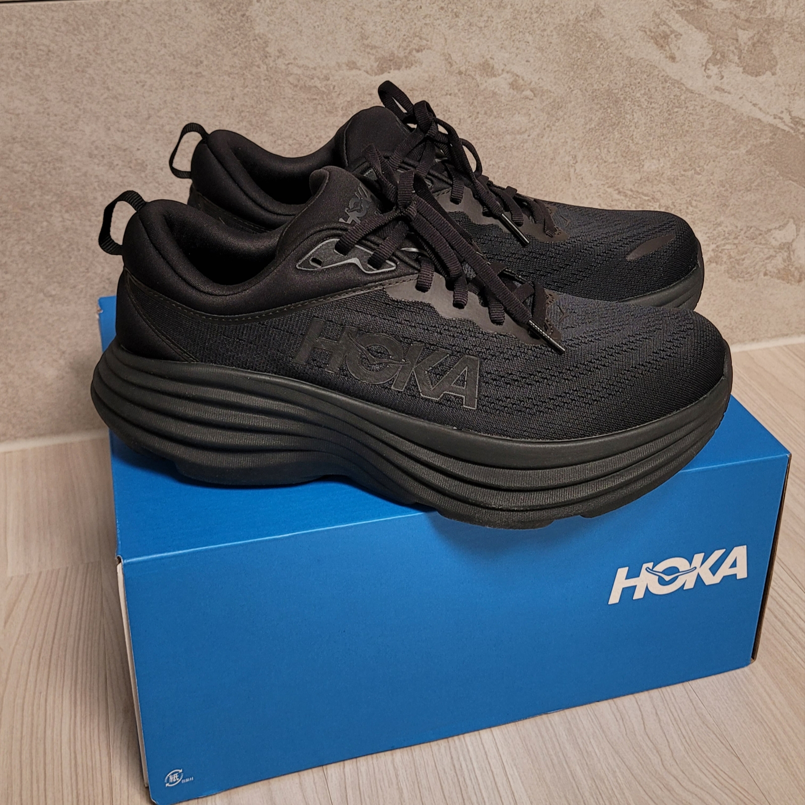 Hoka Bondi 8 Black - Regular 착용 스타일