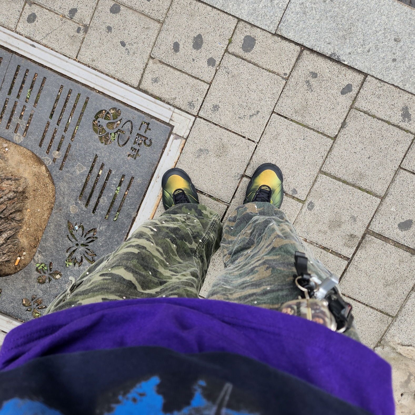 Nike x Supreme Air zoom Courtposite SP Metallic Gold Black 착용 스타일