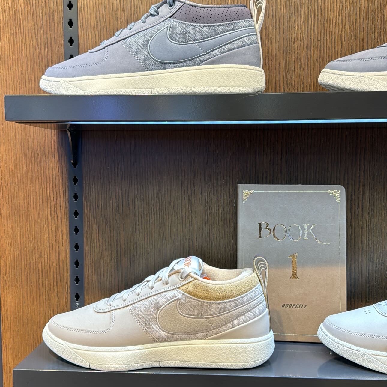 Nike Book 1 EP Light Orewood Brown, Nike Book 1 EP Mirage V2 착용 스타일 - 1