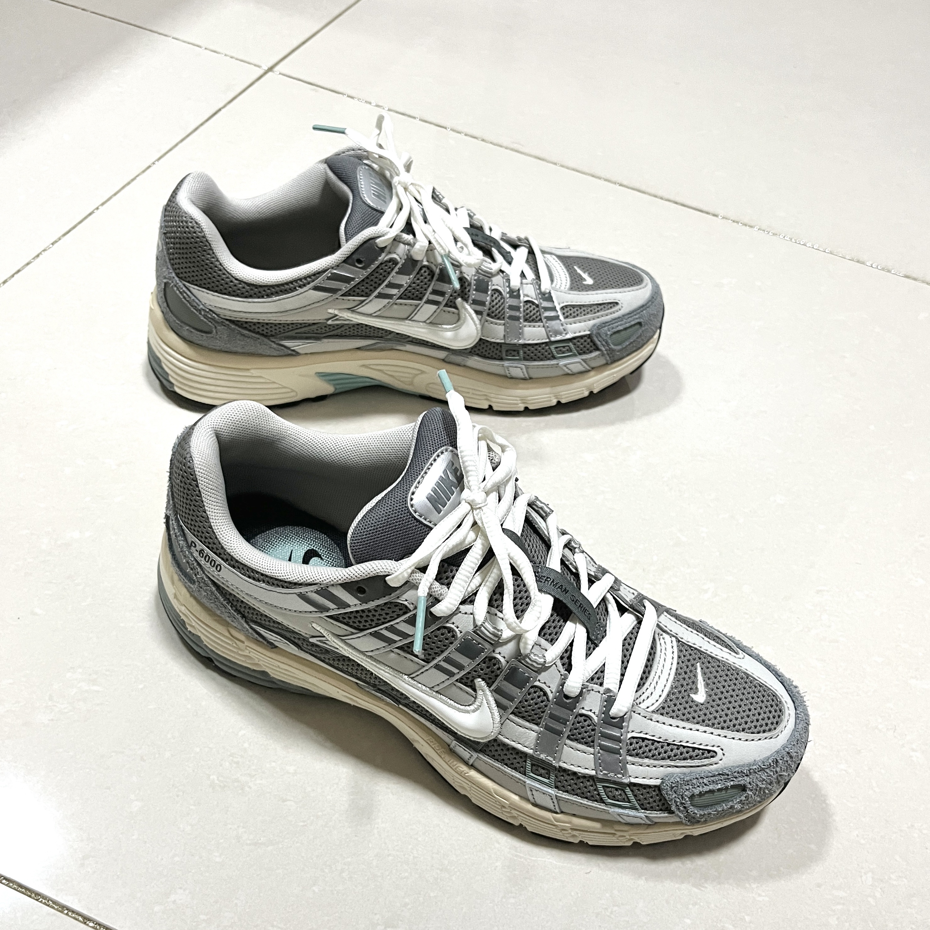 Nike P-6000 Flat Pewter Light Iron Ore 착용 스타일