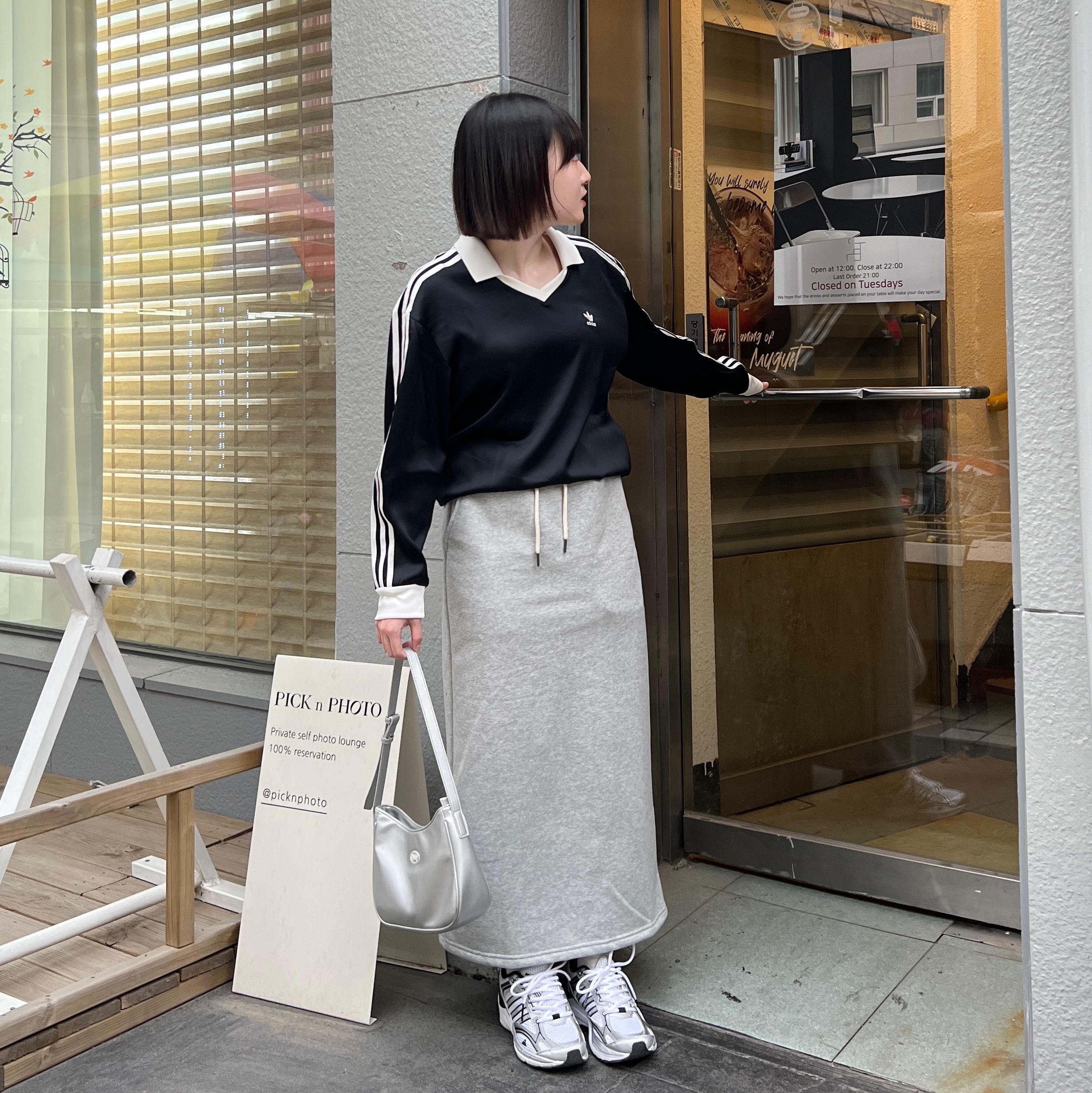 (W) Adidas 3-Stripes Satin Long Sleeve T-Shirt Black - KR Sizing 착용 스타일 - 3