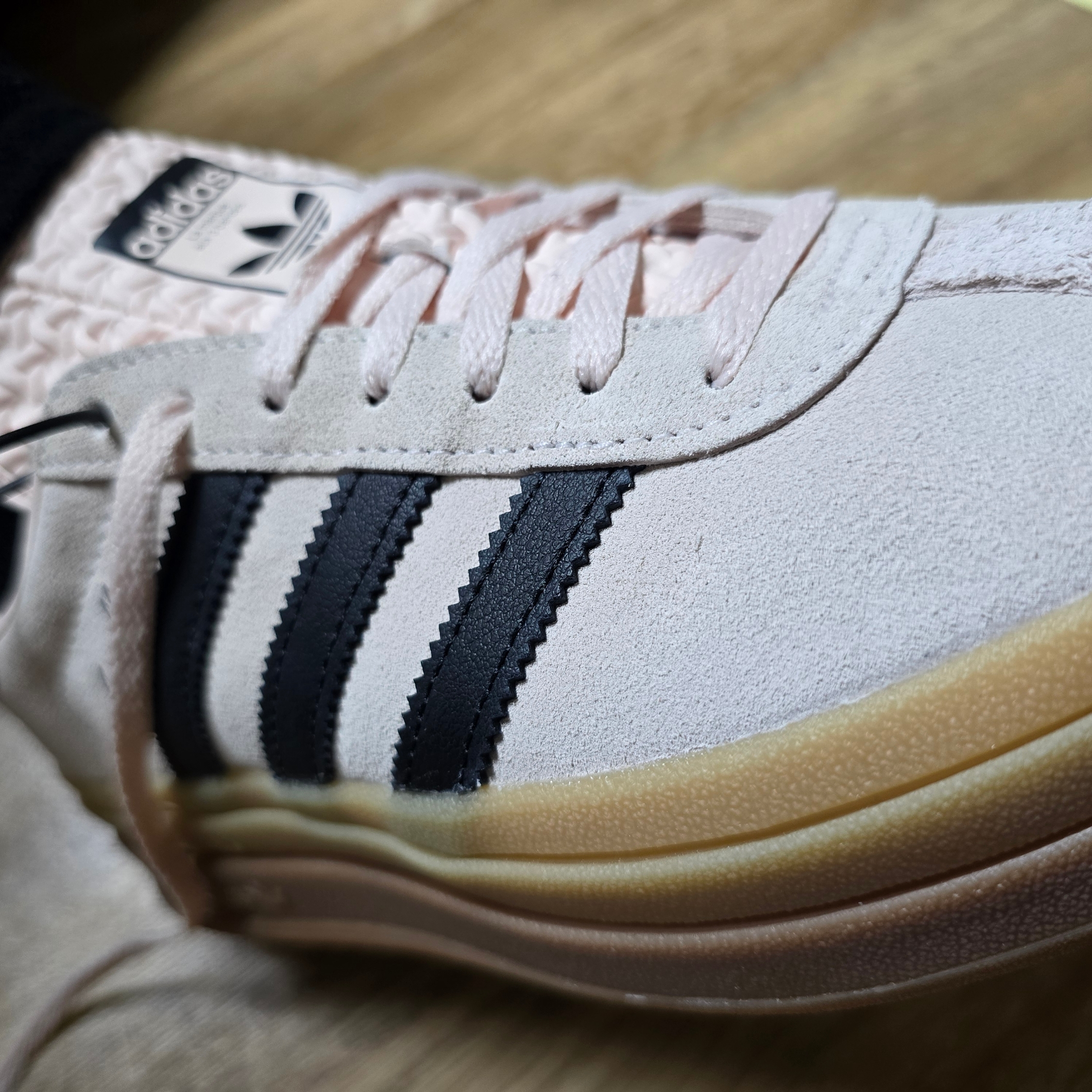 (W) Adidas Gazelle Bold Wonder Quartz Core Black 착용 스타일 - 1