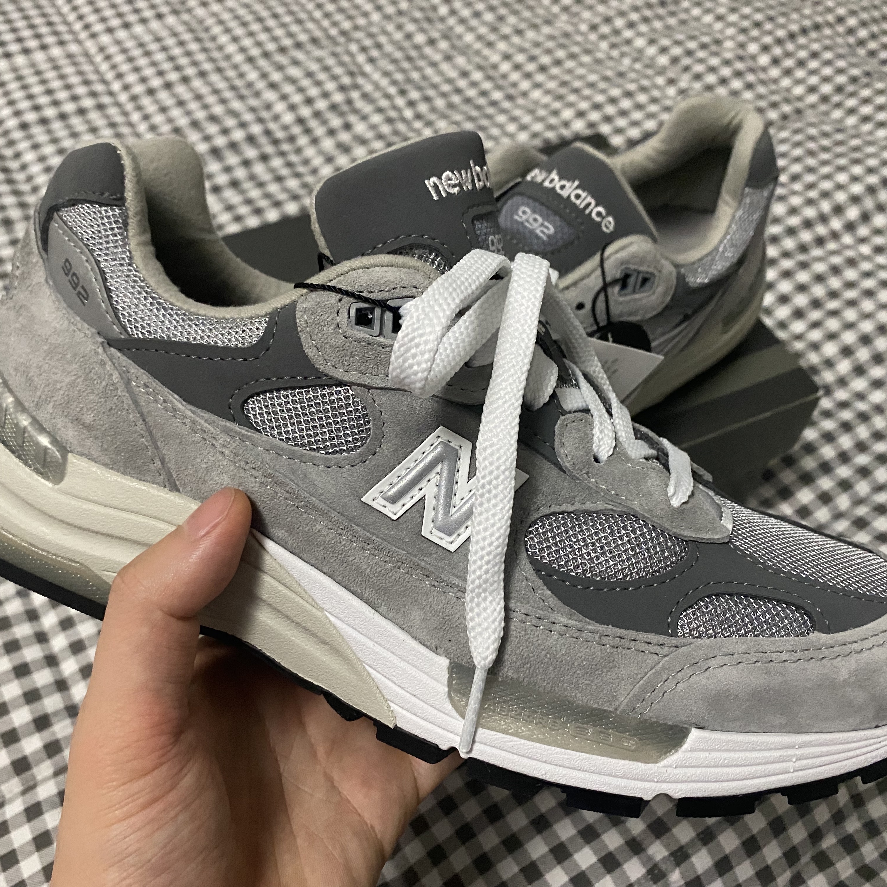 New Balance 992 Made in USA Grey - D Standard 착용 스타일
