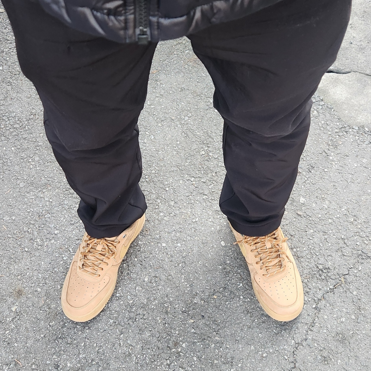Nike Air Force 1 '07 WB Flax, The North Face On Ball Jacket Black 착용 스타일 - 2