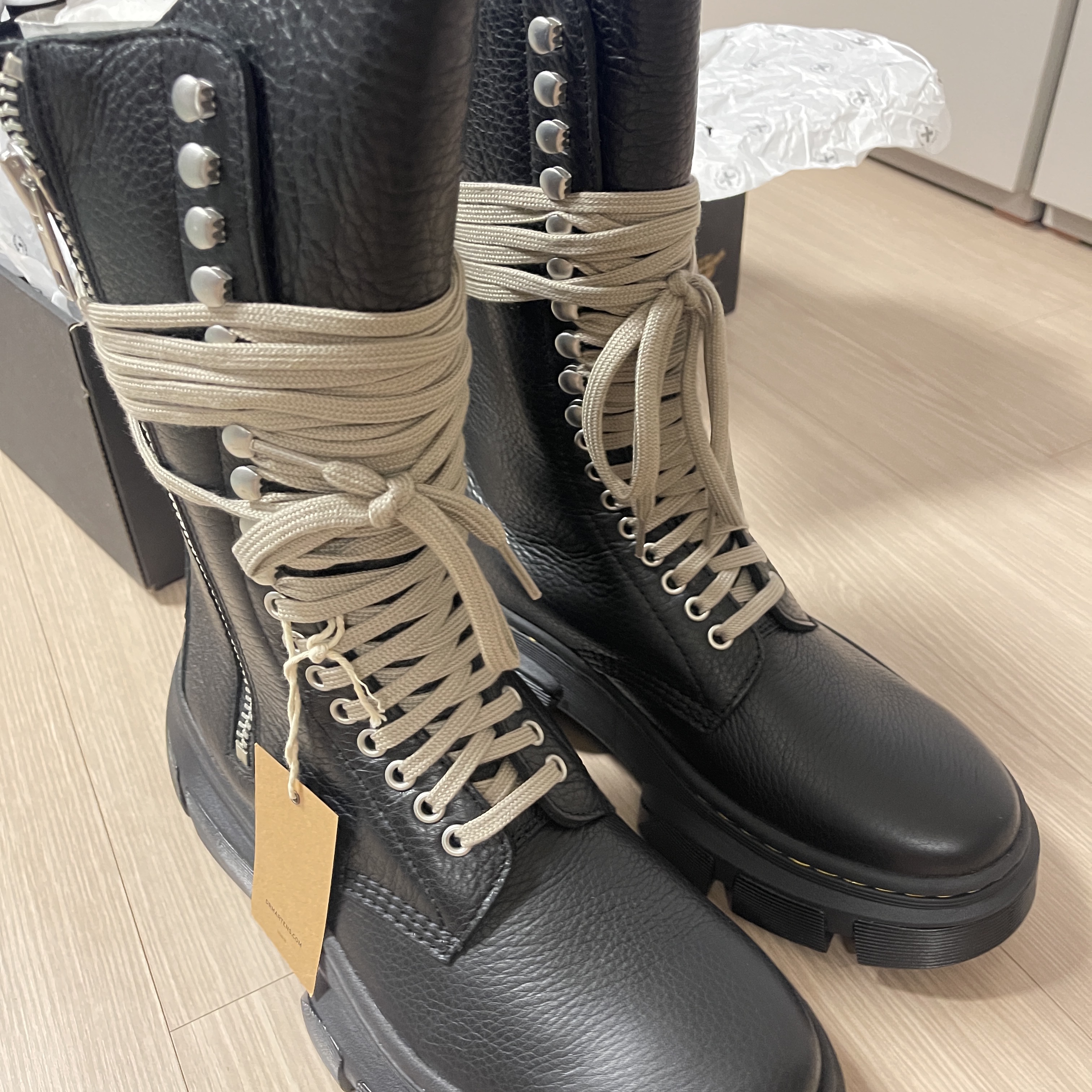 Dr. Martens x Rick Owens 1918 DMXL Calf Length Boot Black 착용 스타일