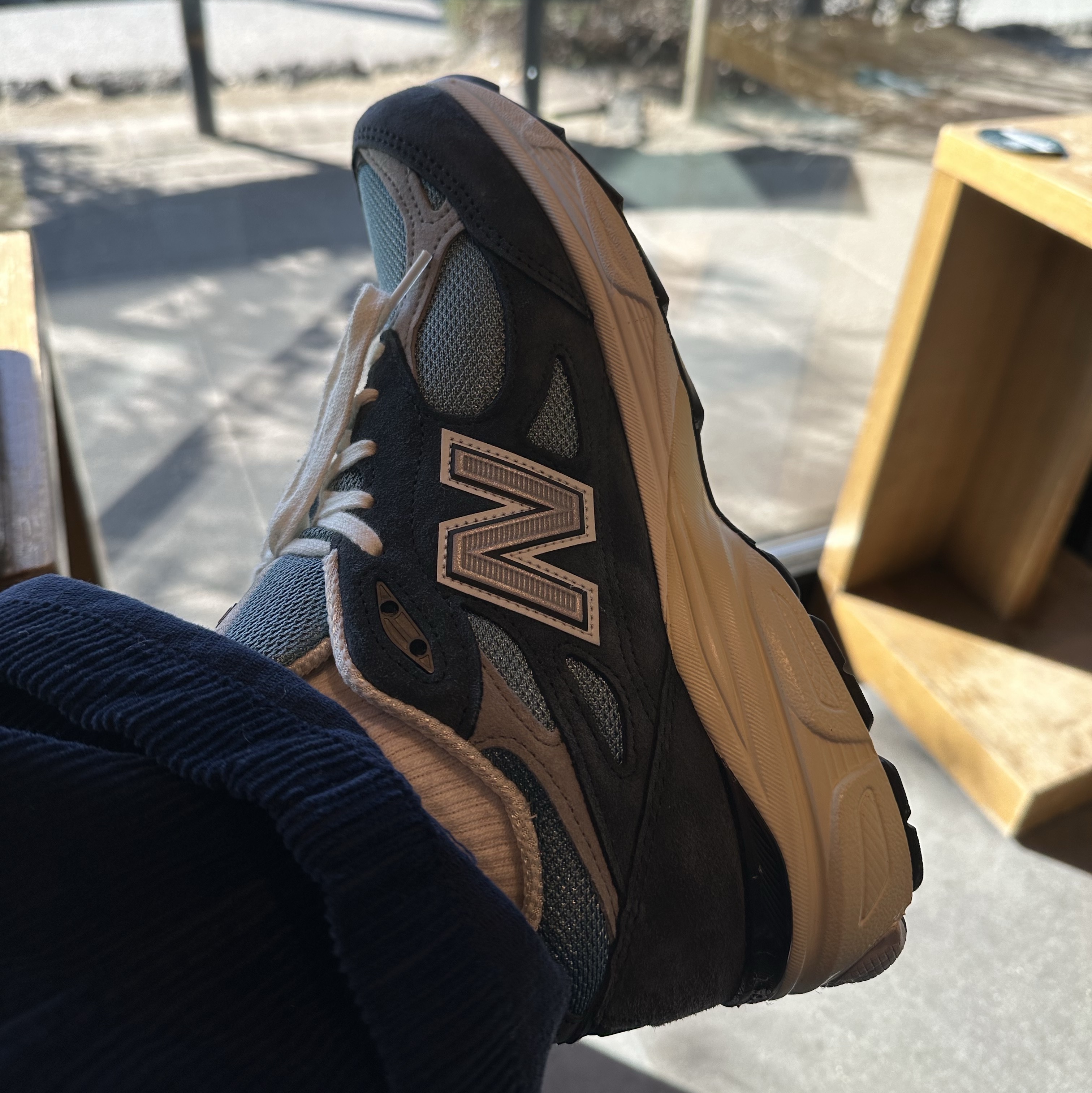 New Balance 990v3 Made in USA Navy Spring Tide 착용 스타일