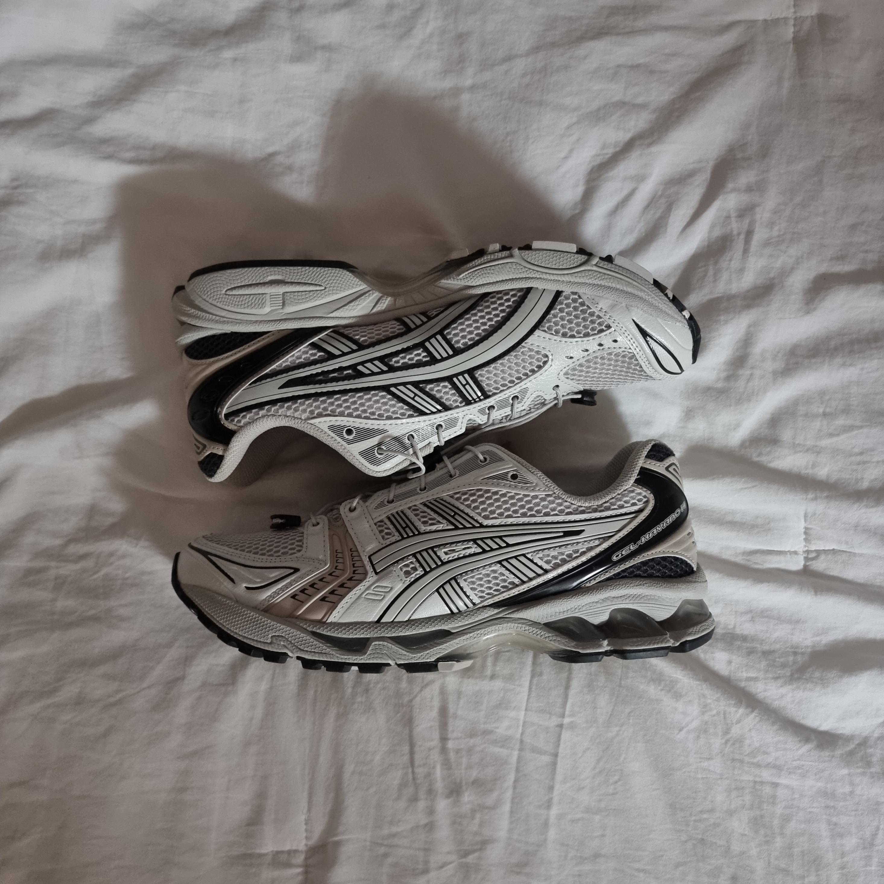 Asics Unlimited Gel-Kayano 14 Smoke Grey 착용 스타일 - 1