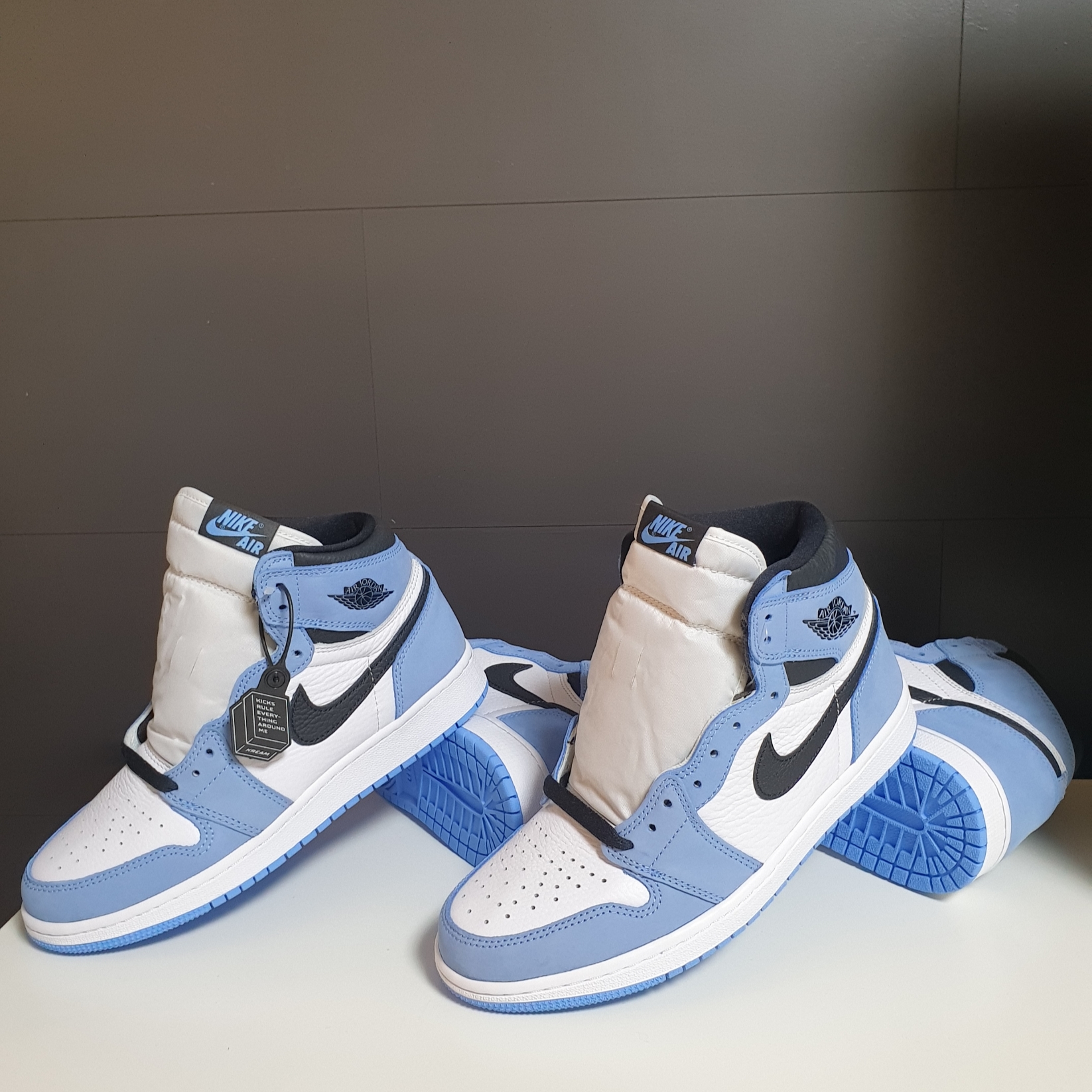 Jordan 1 Retro High OG University Blue 착용 스타일 - 3