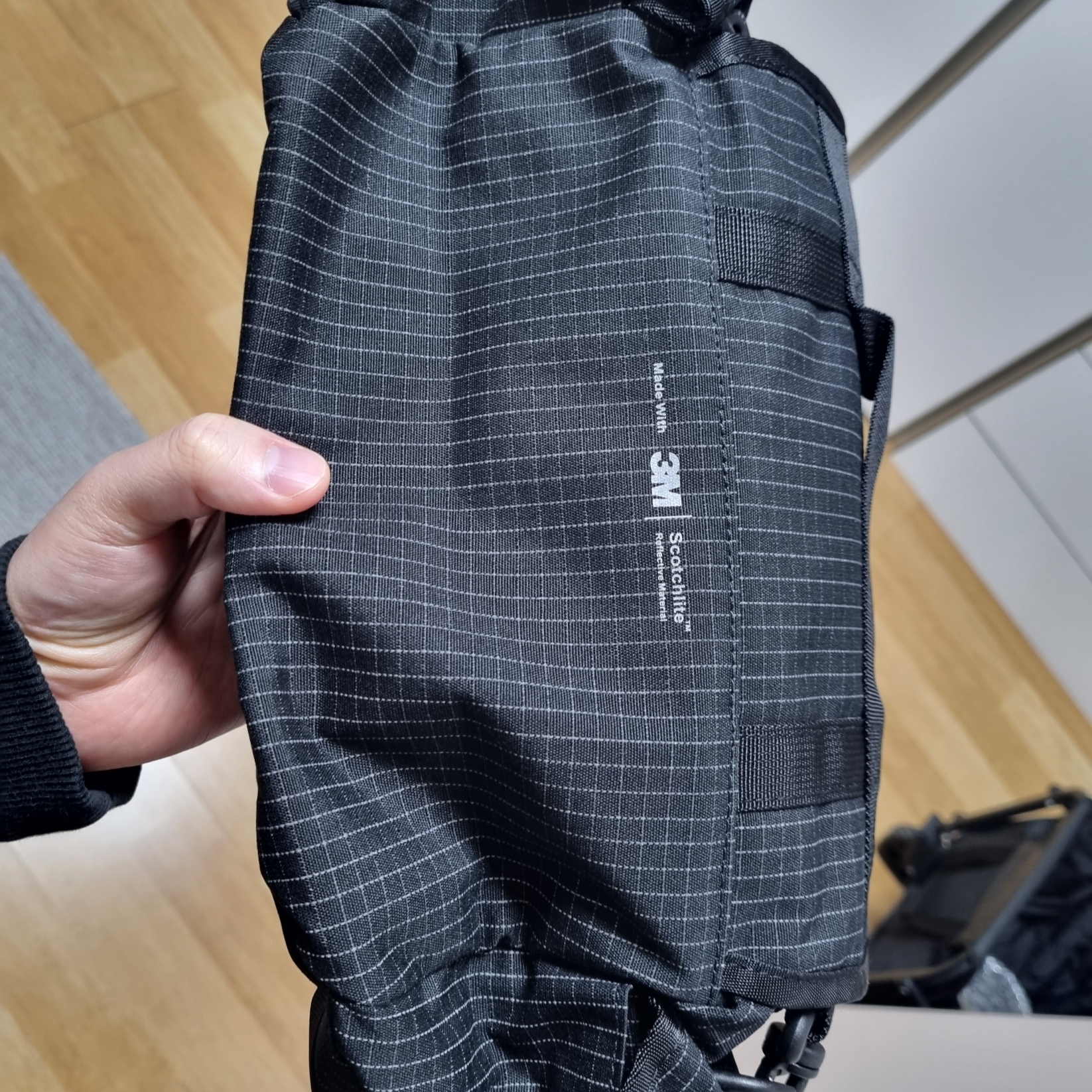 Supreme Mini Duffle Bag Black - 24SS 착용 스타일 - 2