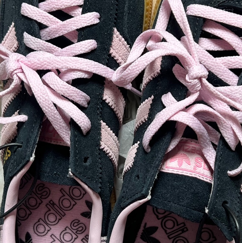 (W) Adidas Spezial Handball Core Black Clear Pink 착용 스타일