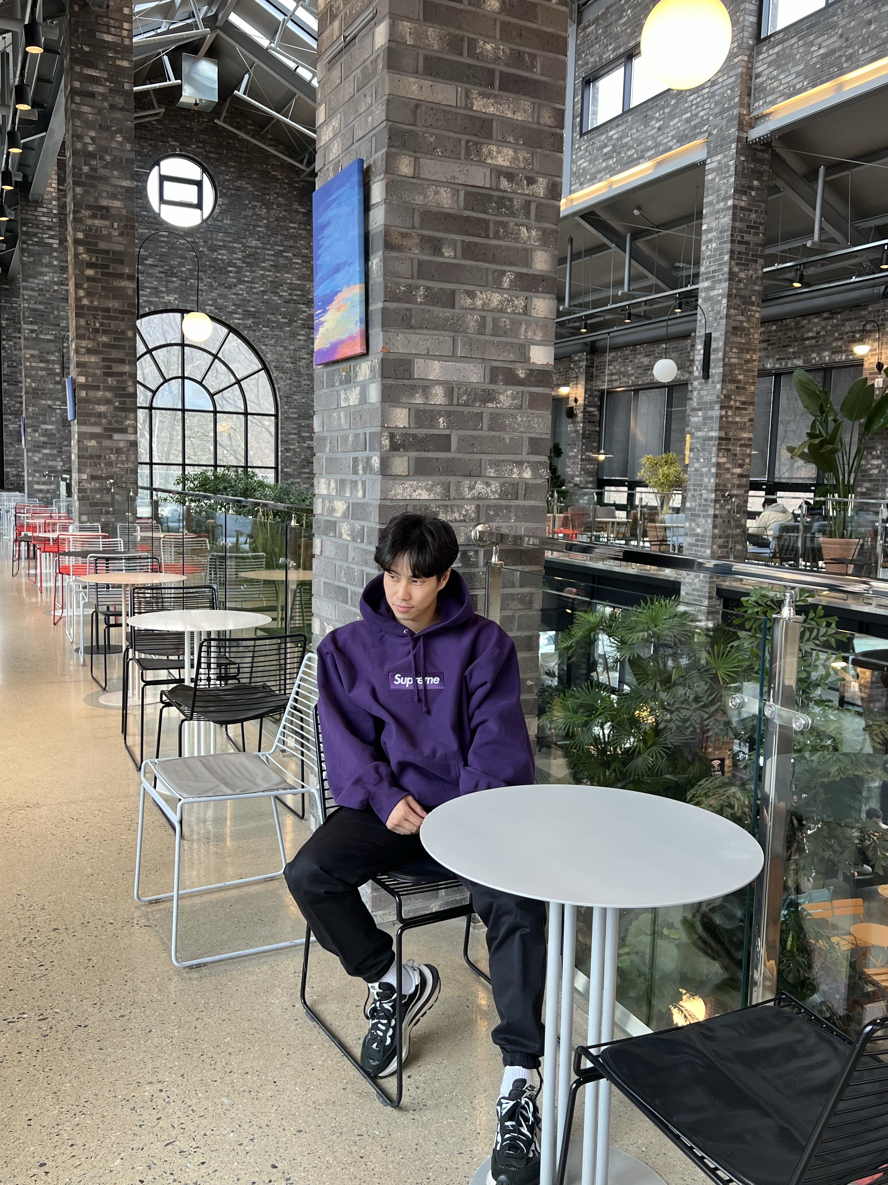 Supreme Box Logo Hooded Sweatshirt Dark Purple - 23FW, Nike x Sacai VaporWaffle Black White 착용 스타일 - 1