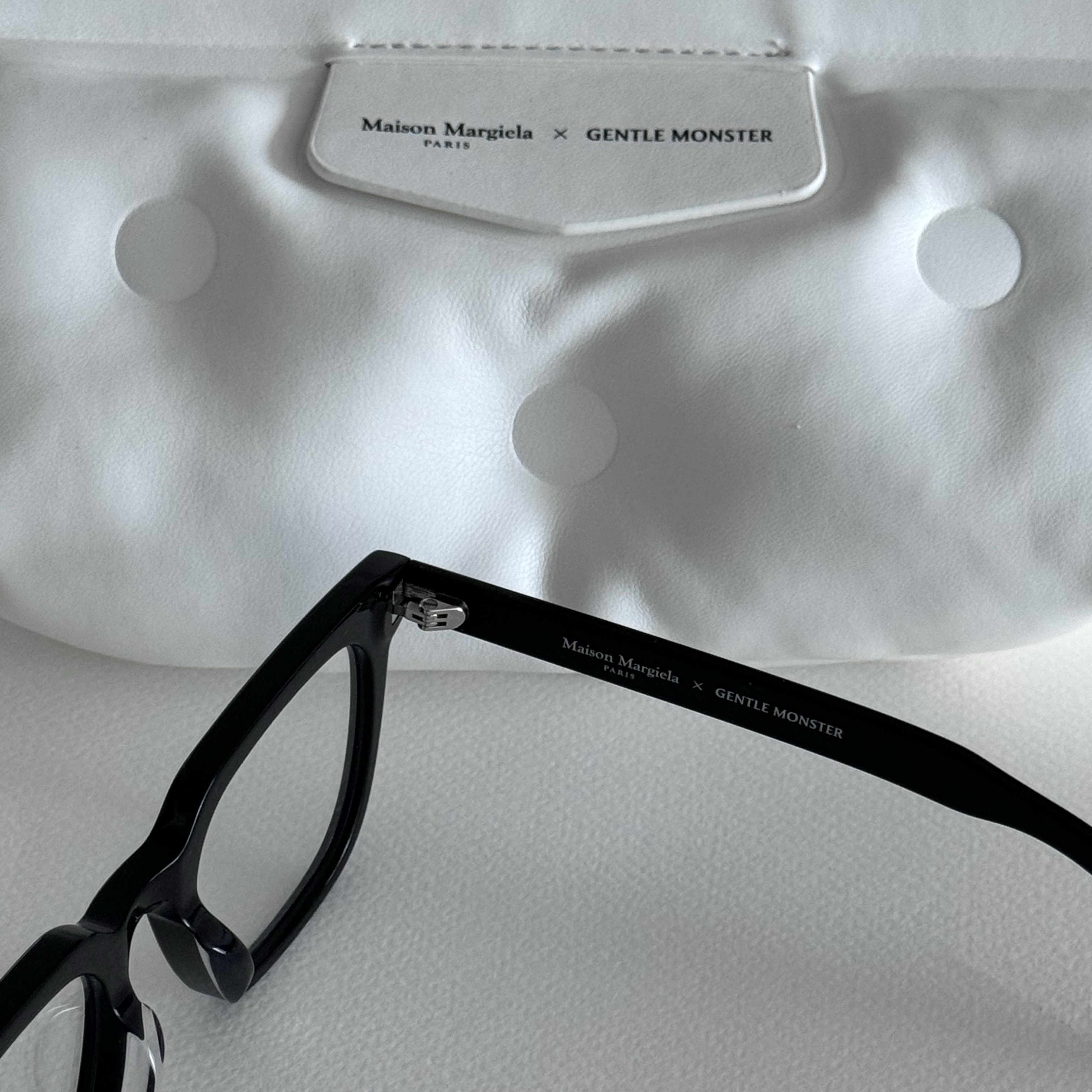 Gentle Monster x Maison Margiela MM117 Black Clear 착용 스타일