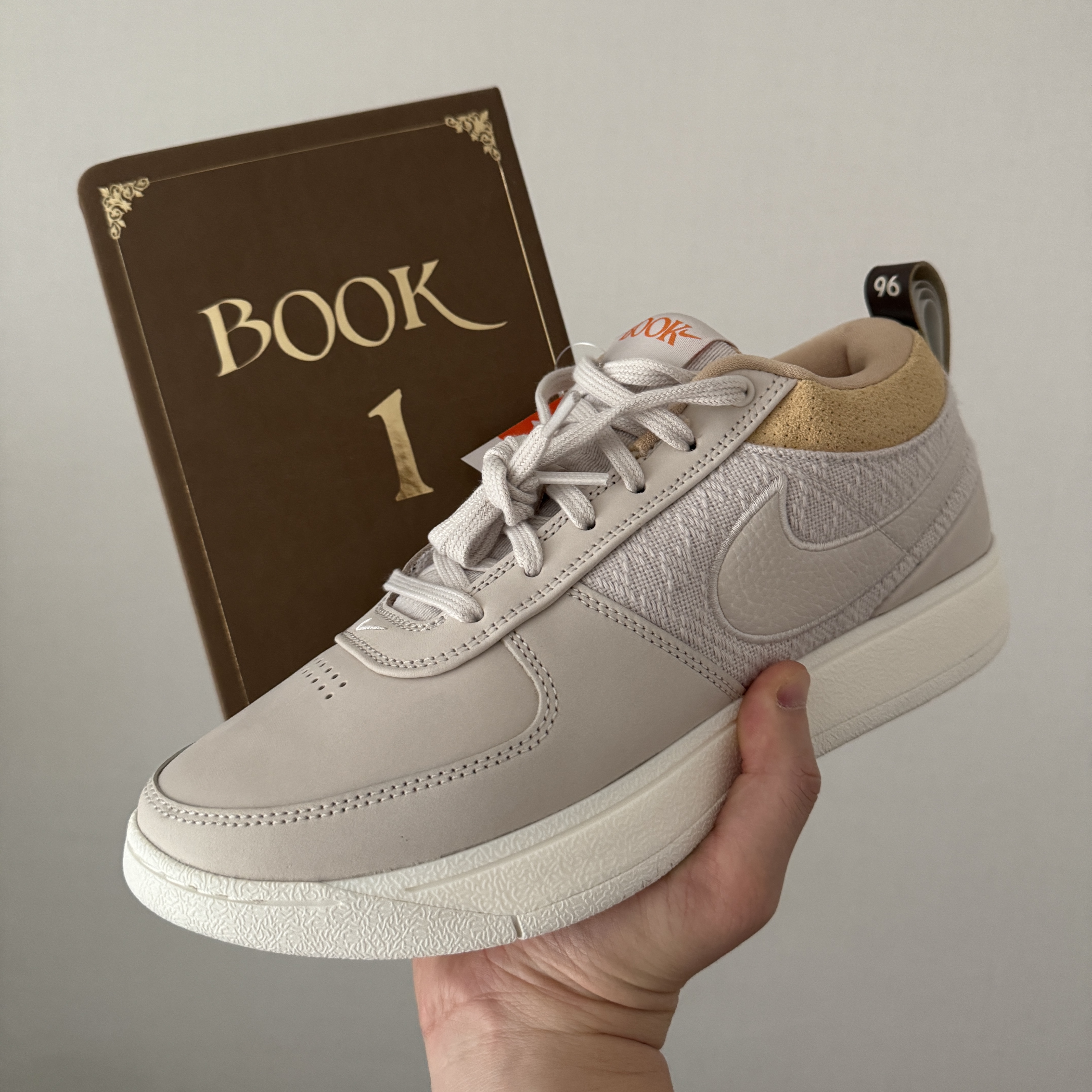Nike Book 1 EP Light Orewood Brown 착용 스타일