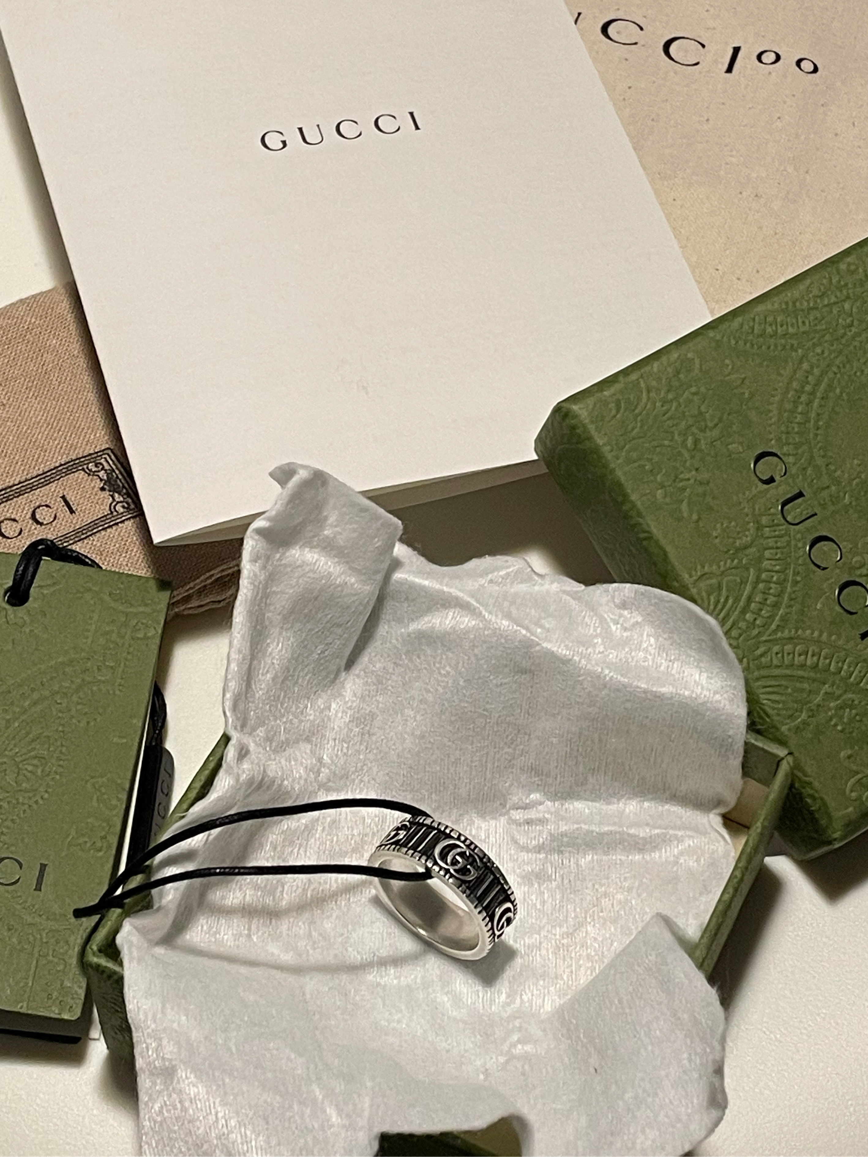 Gucci Ring with Double G Silver 착용 스타일