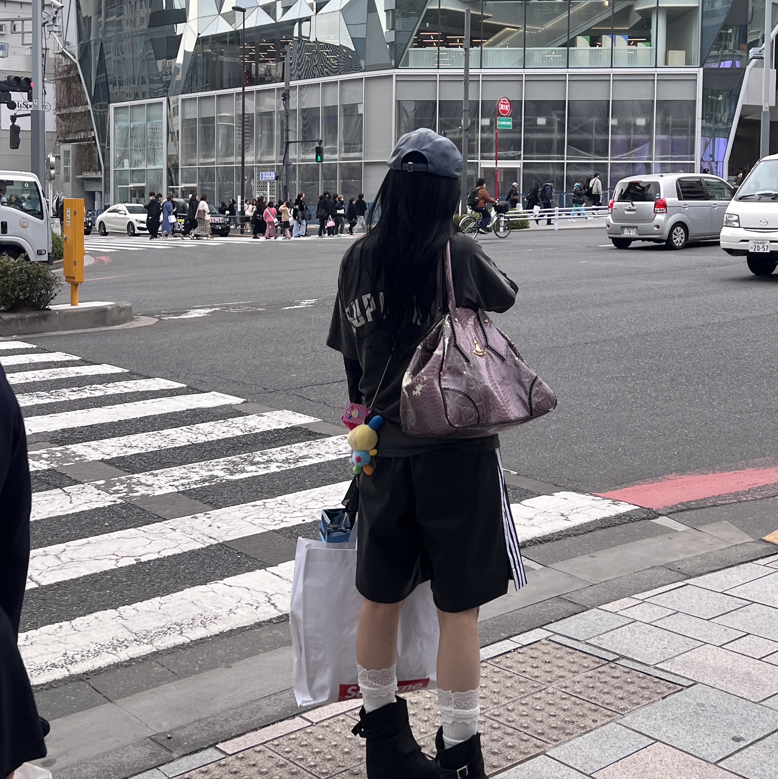 Adidas Originals Faux Leather Adicolor 3S Shorts Black - KR Sizing, Supreme Cracked Arc S/S Top Black - 24SS 착용 스타일 - 2