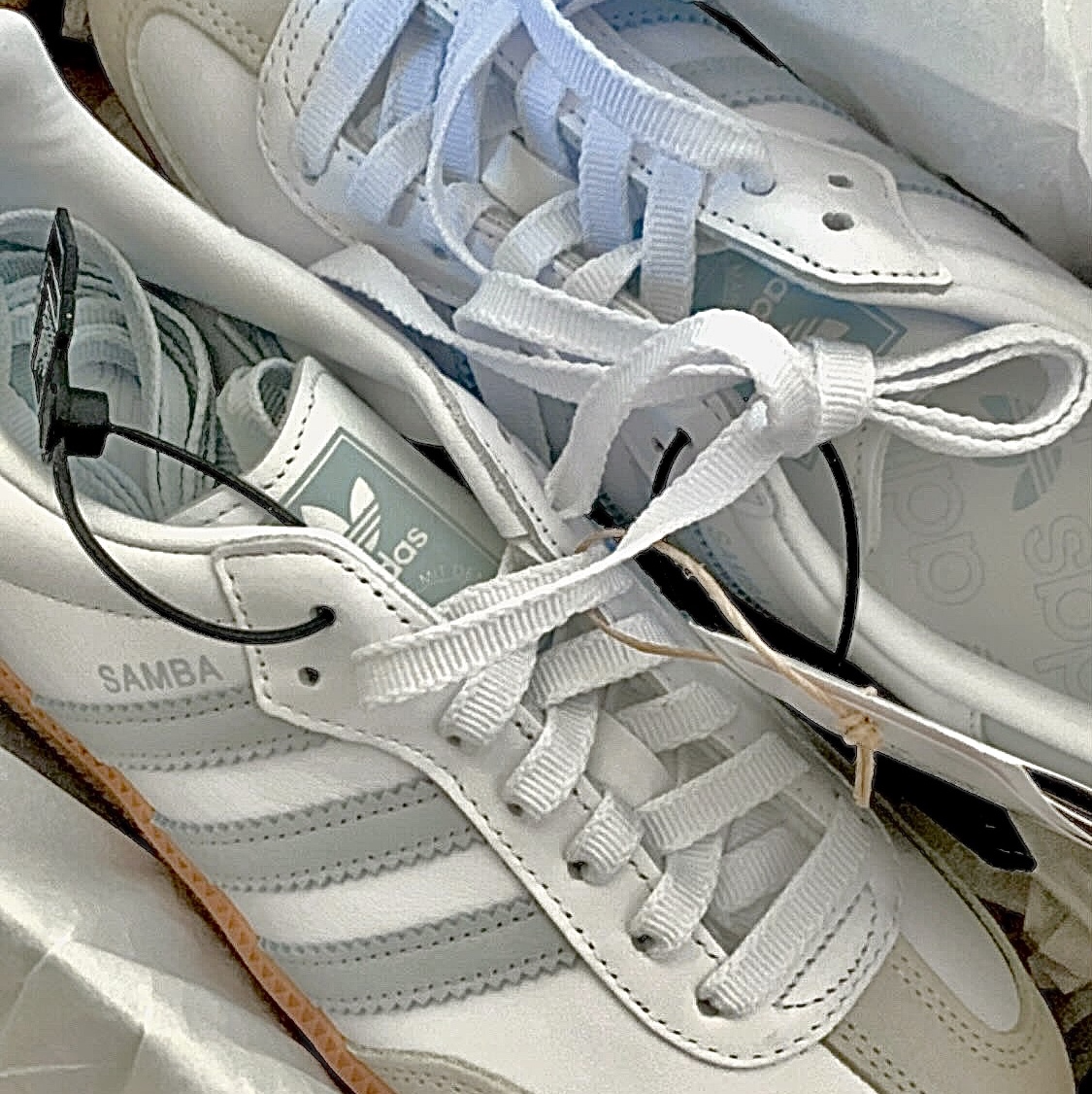 (W) Adidas Samba OG Cloud White Halo Blue 착용 스타일