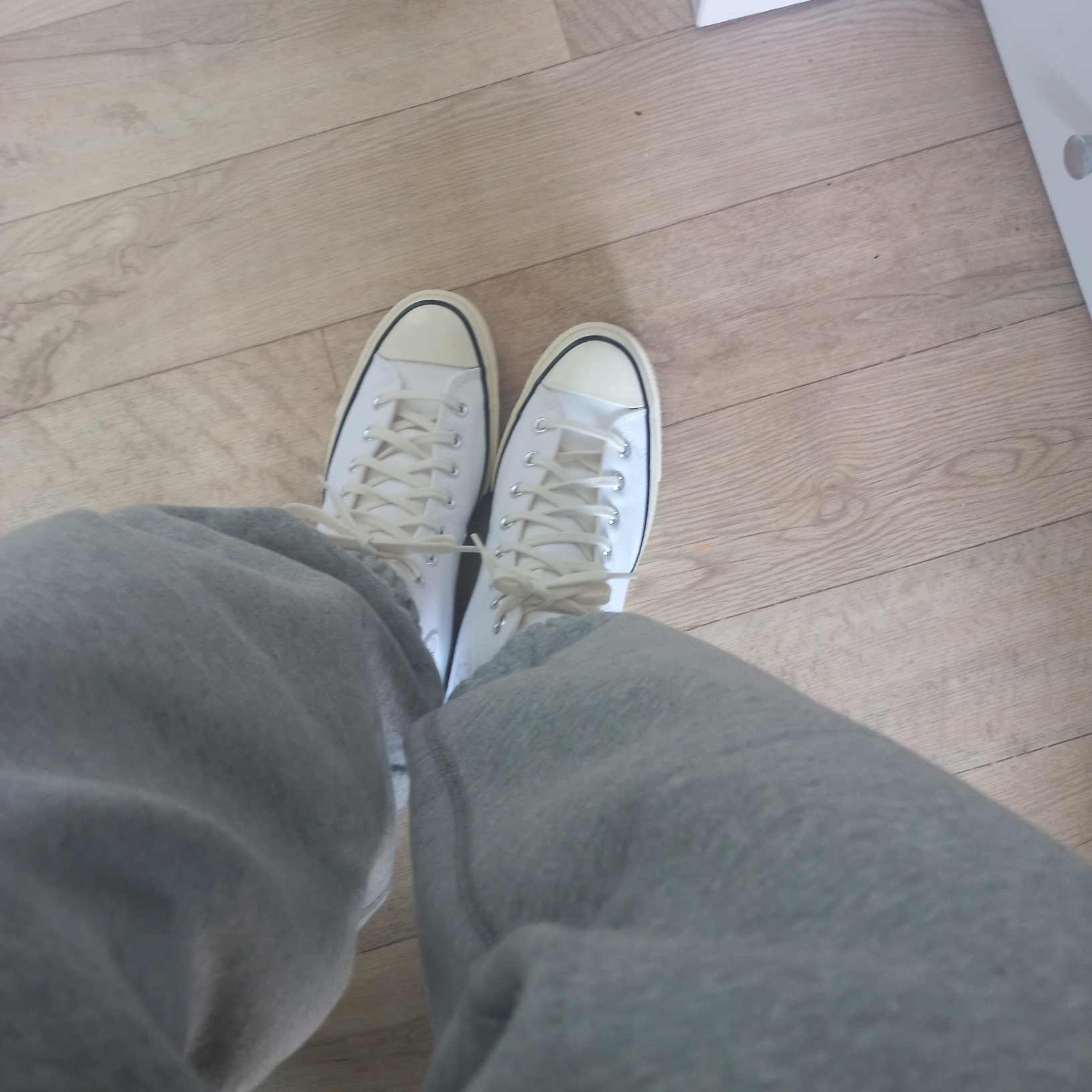 Converse Chuck 70 Black Pinstripe White 착용 스타일 - 2