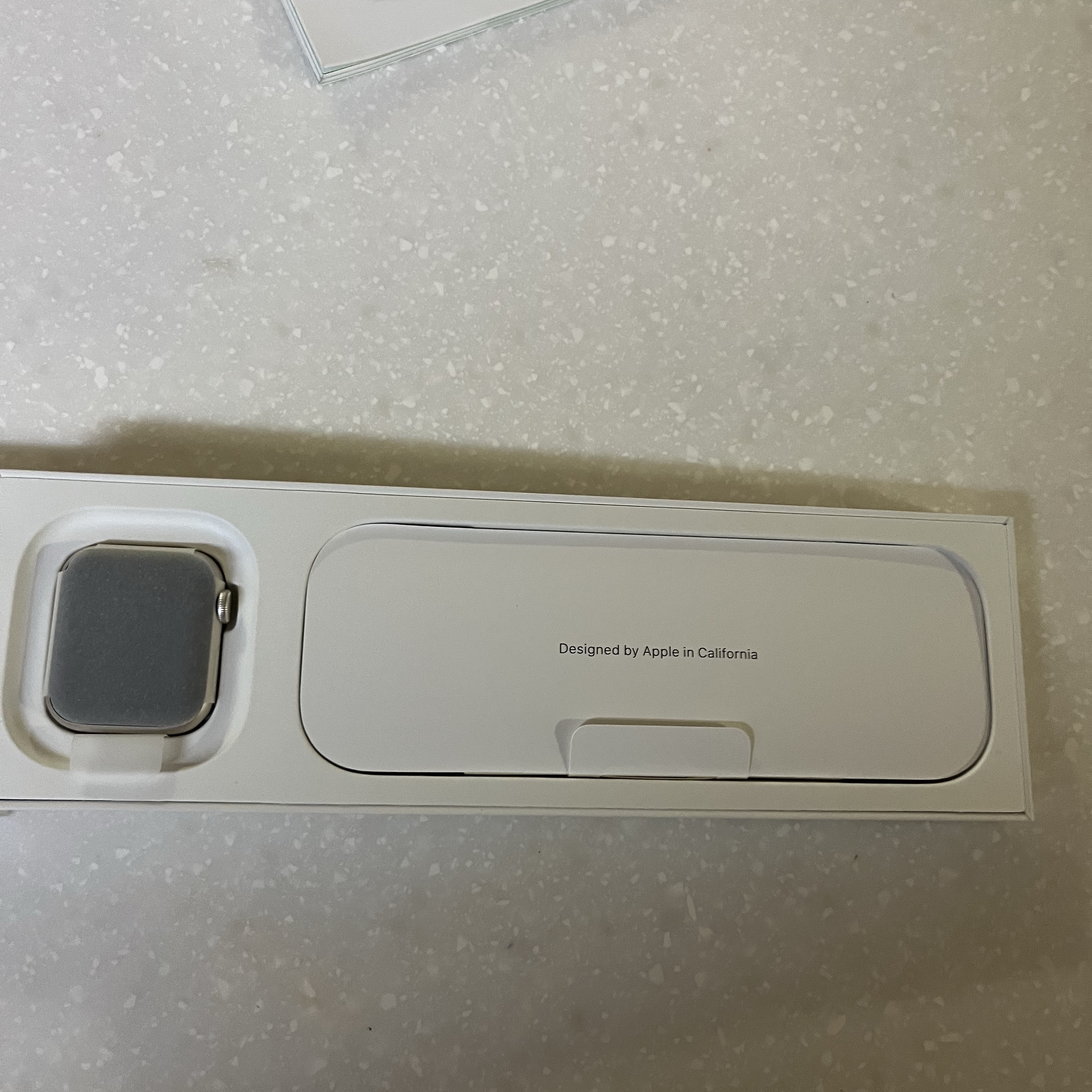 Apple Watch SE 2023 40mm GPS Starlight Aluminium Case with Sport Band S/M Starlight (Korean Ver.) 착용 스타일