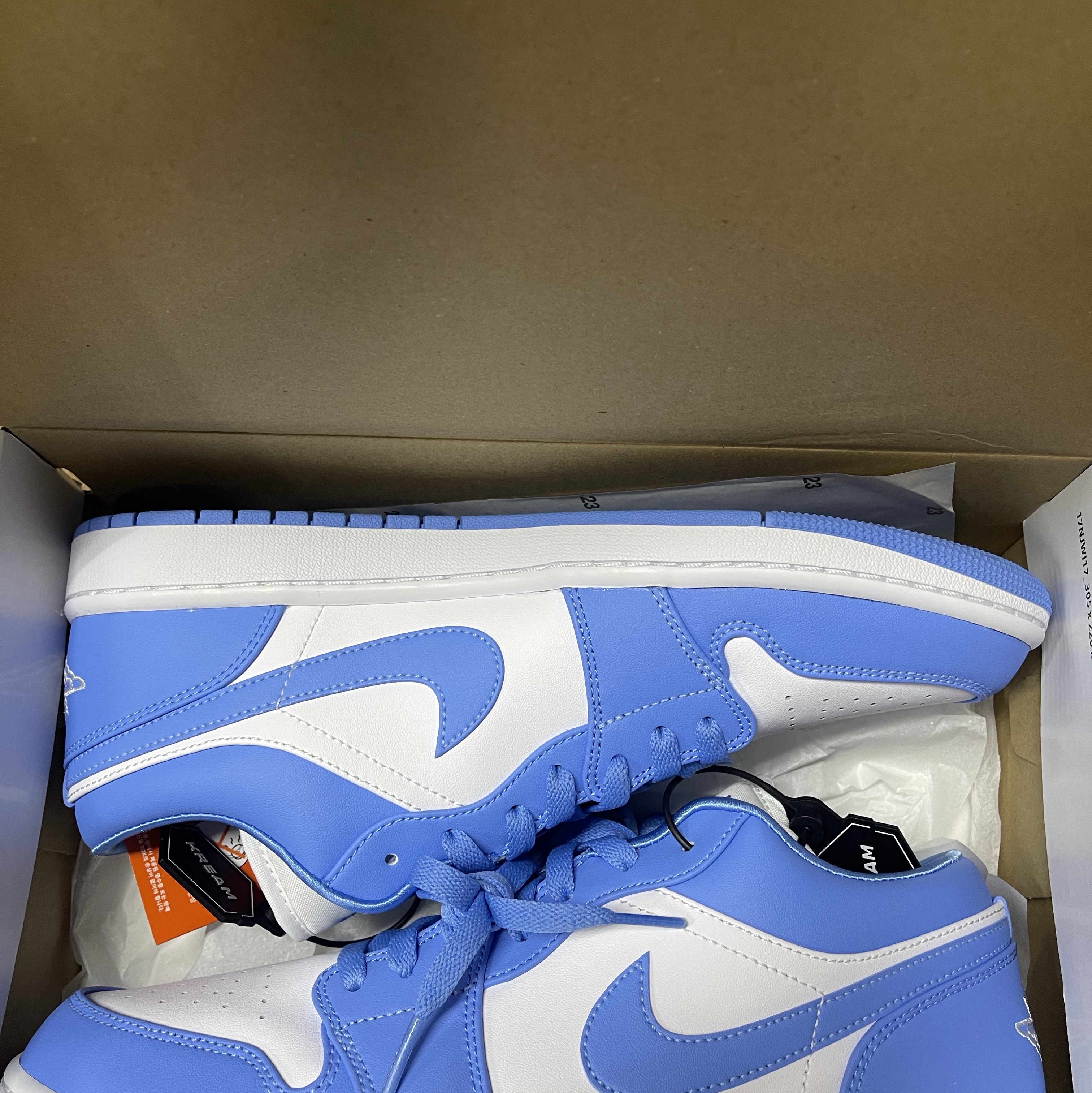 (W) Jordan 1 Low UNC University Blue 착용 스타일