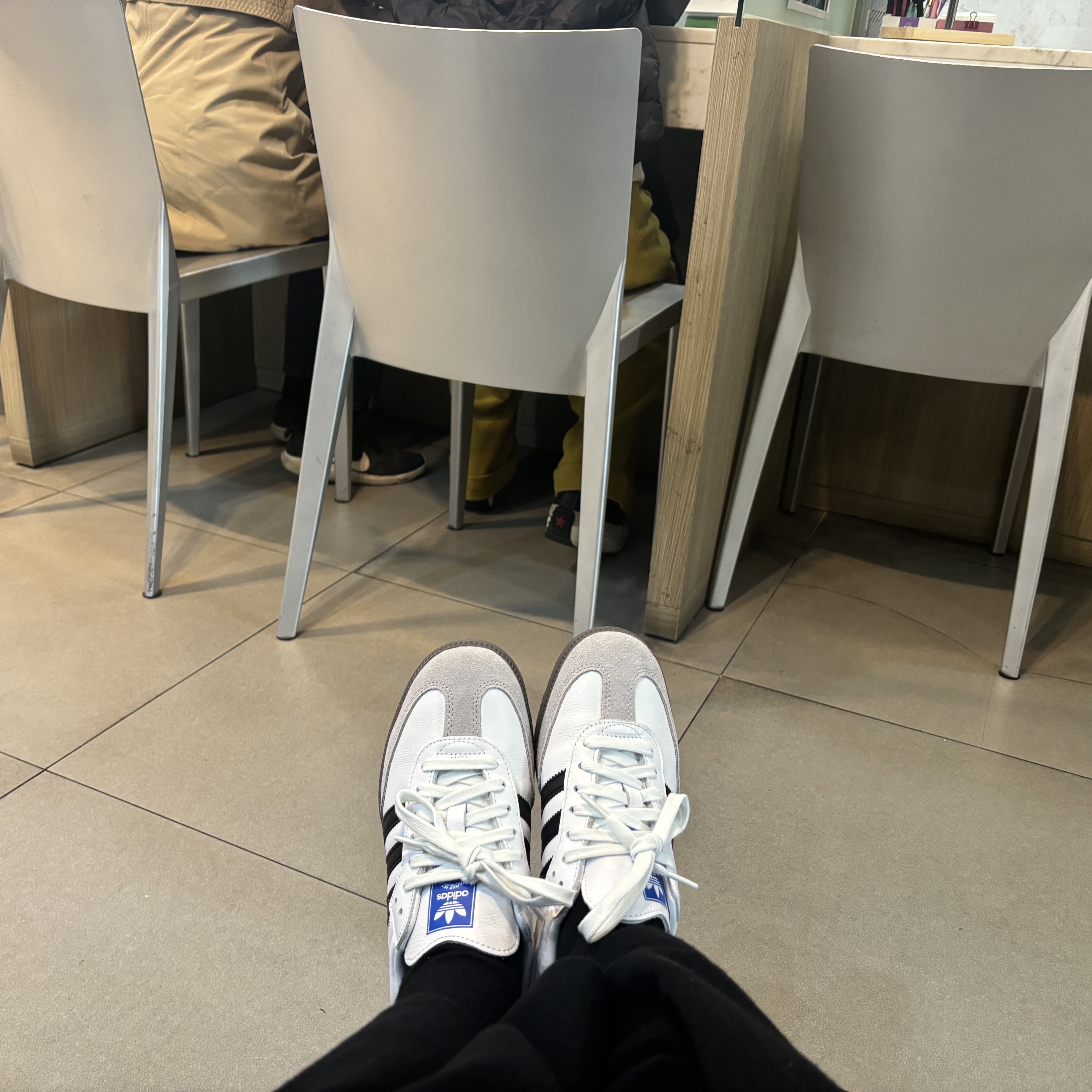 Adidas Samba OG Cloud White 착용 스타일