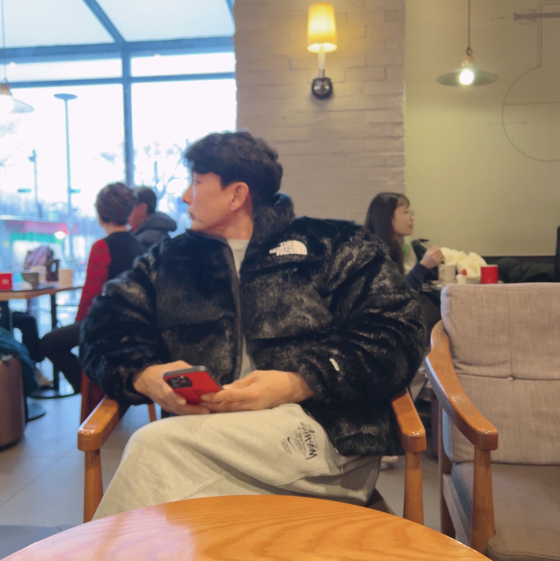 Nike x Stussy NRG ZR Fleece Crewneck Heather Grey - US/EU, Supreme x The North Face Faux Fur Nuptse Jacket Black - 20FW 착용 스타일