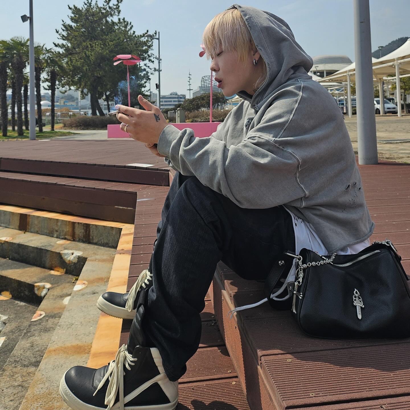 Rick Owens Geobasket Full Grain Calf Leather Strobe Sneakers Black Milk White 착용 스타일 - 2