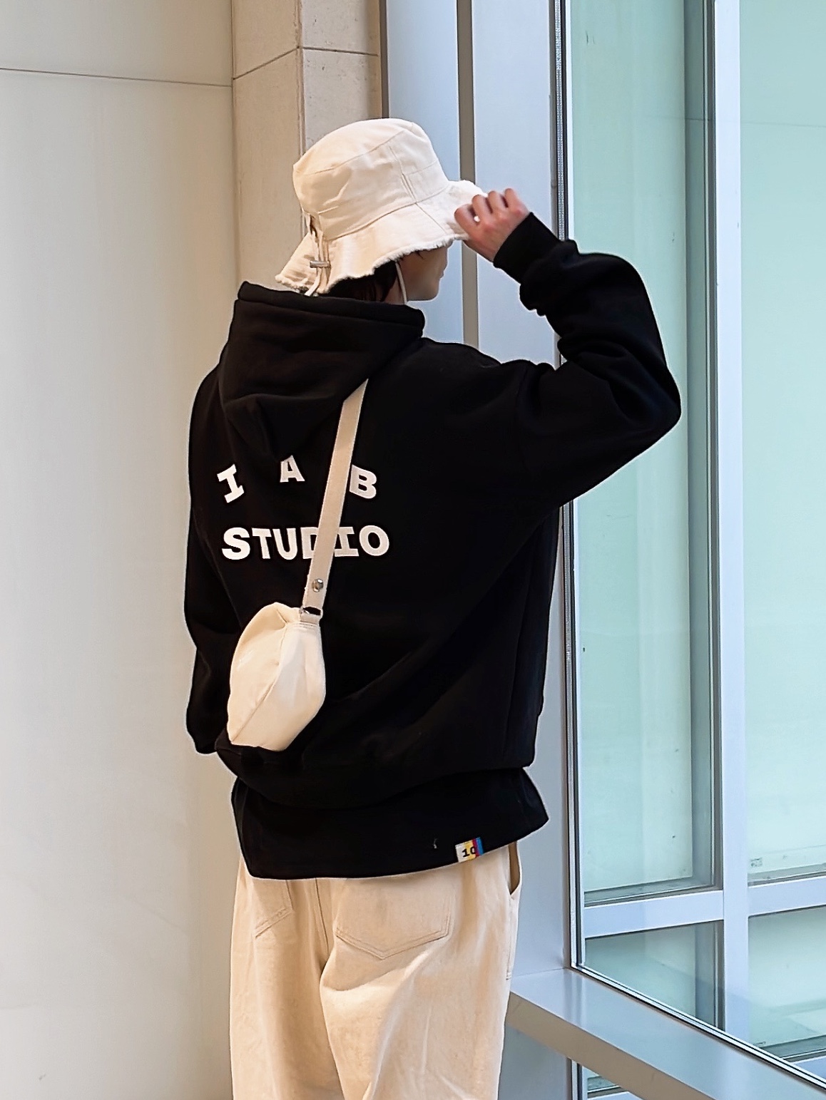 Nike x Supreme Air Force 1 Low Black, IAB Studio 10th Anniversary T-Shirts Pack White & Black (2 Pack) 착용 스타일 - 2