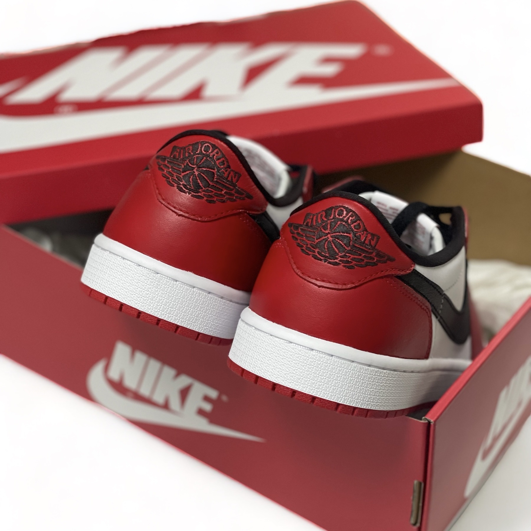 Jordan 1 Retro Low OG University Red 착용 스타일 - 3