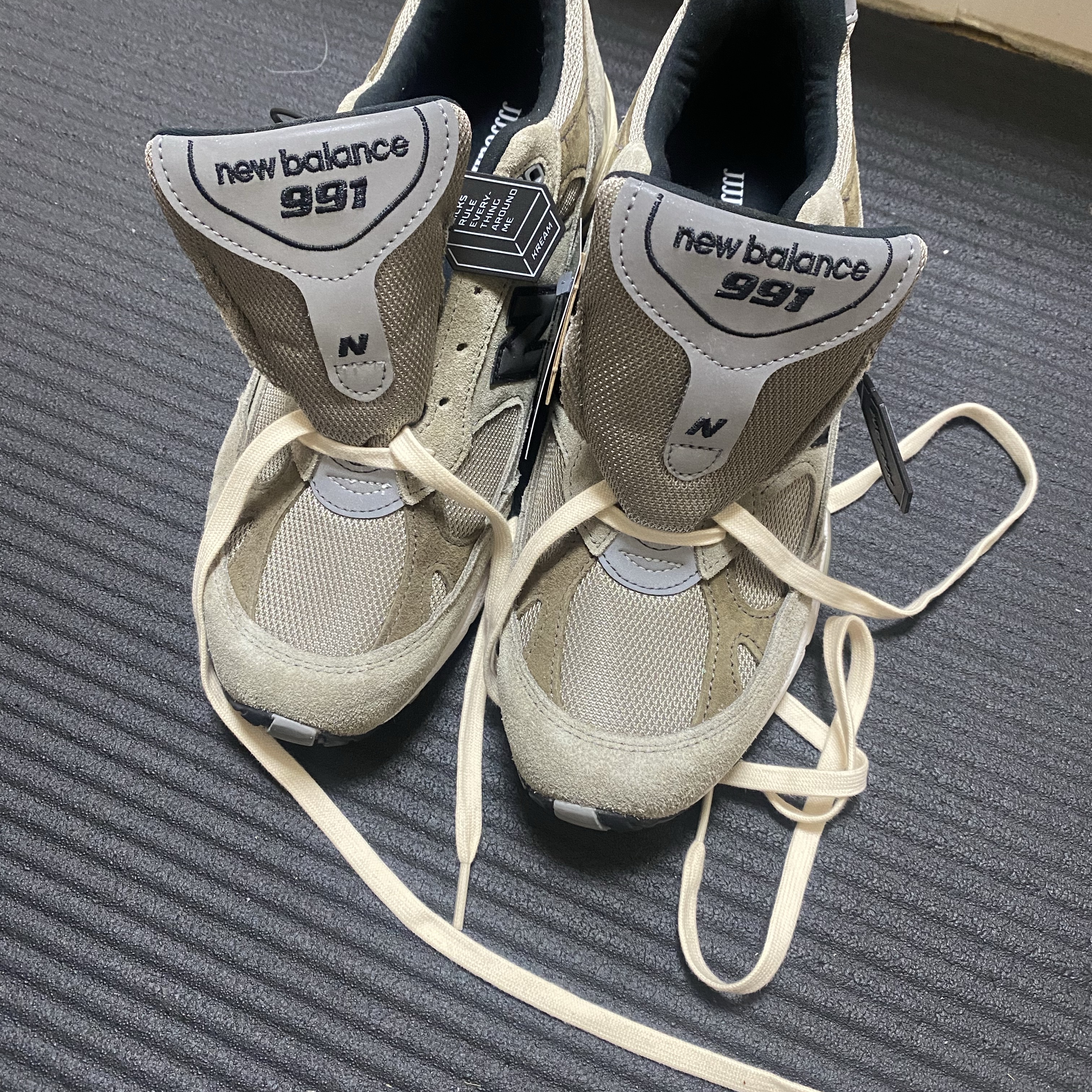 New Balance x JJJJound 991 Made in UK Grey 착용 스타일 - 1