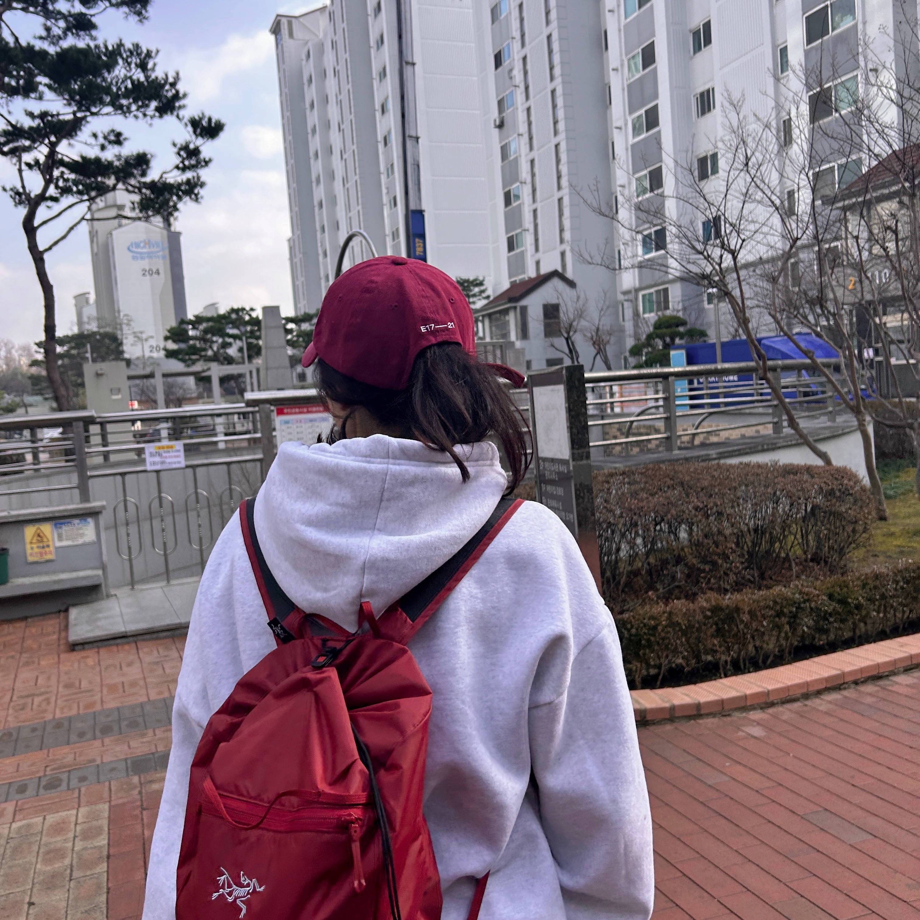 Arc'teryx Heliad 10 Backpack Bordeaux 착용 스타일